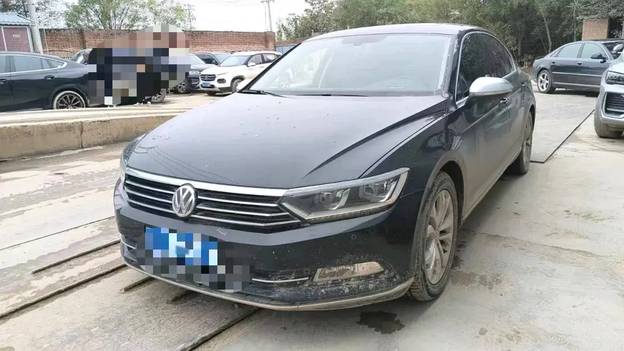 2018 VOLKSWAGEN MAGOTAN view 1