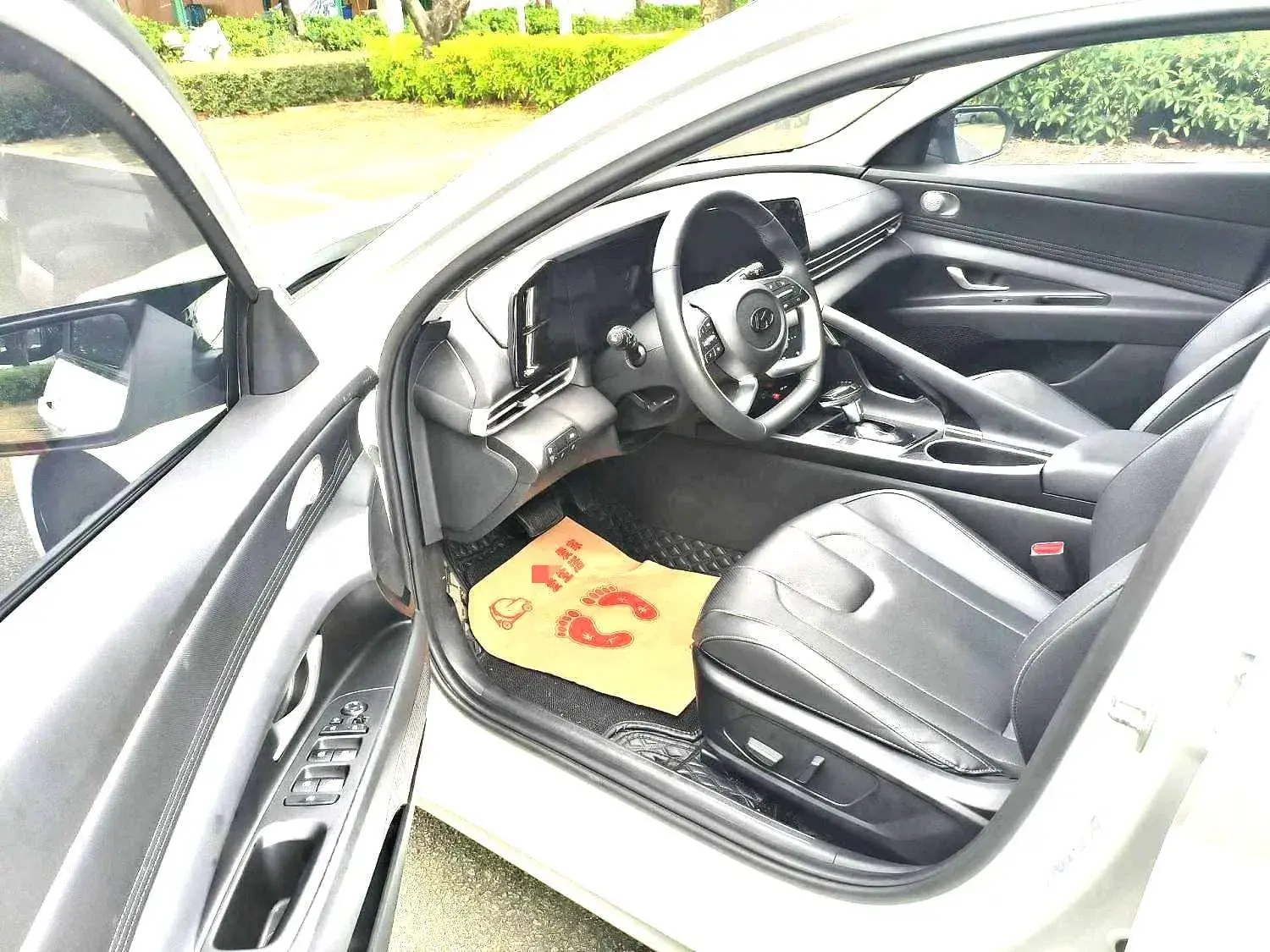 2022 HYUNDAI ELANTRA thumbnail 4