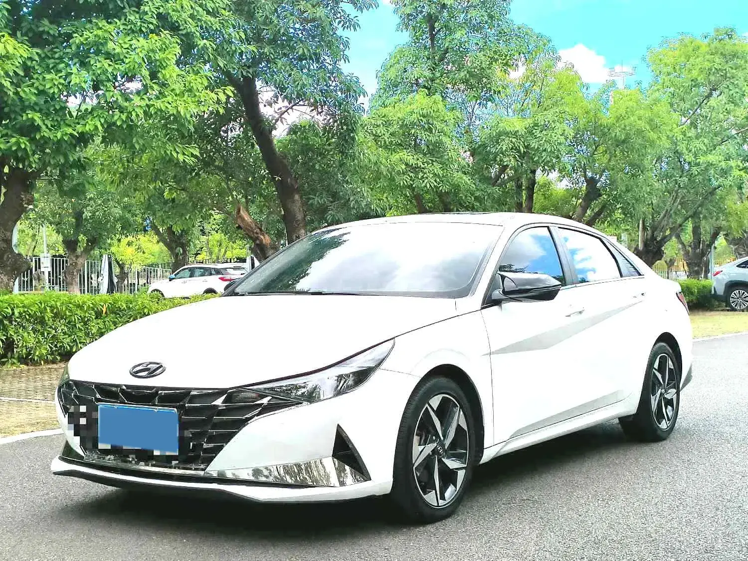 2022 HYUNDAI ELANTRA view 1