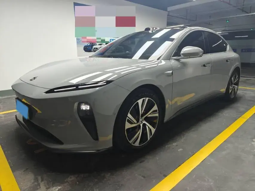 2022 NIO ET5 view 1