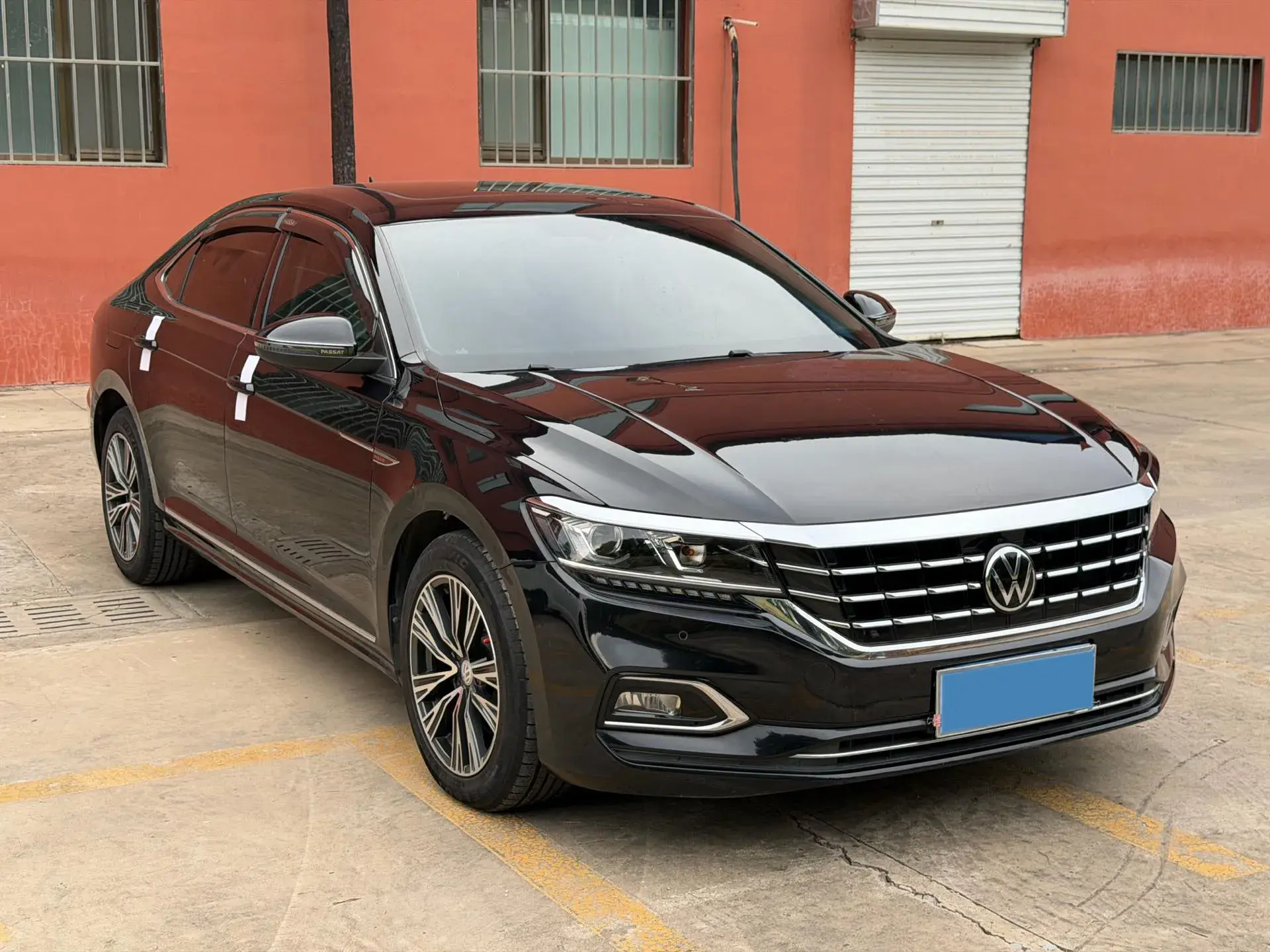 2020 VOLKSWAGEN PASSAT thumbnail 3