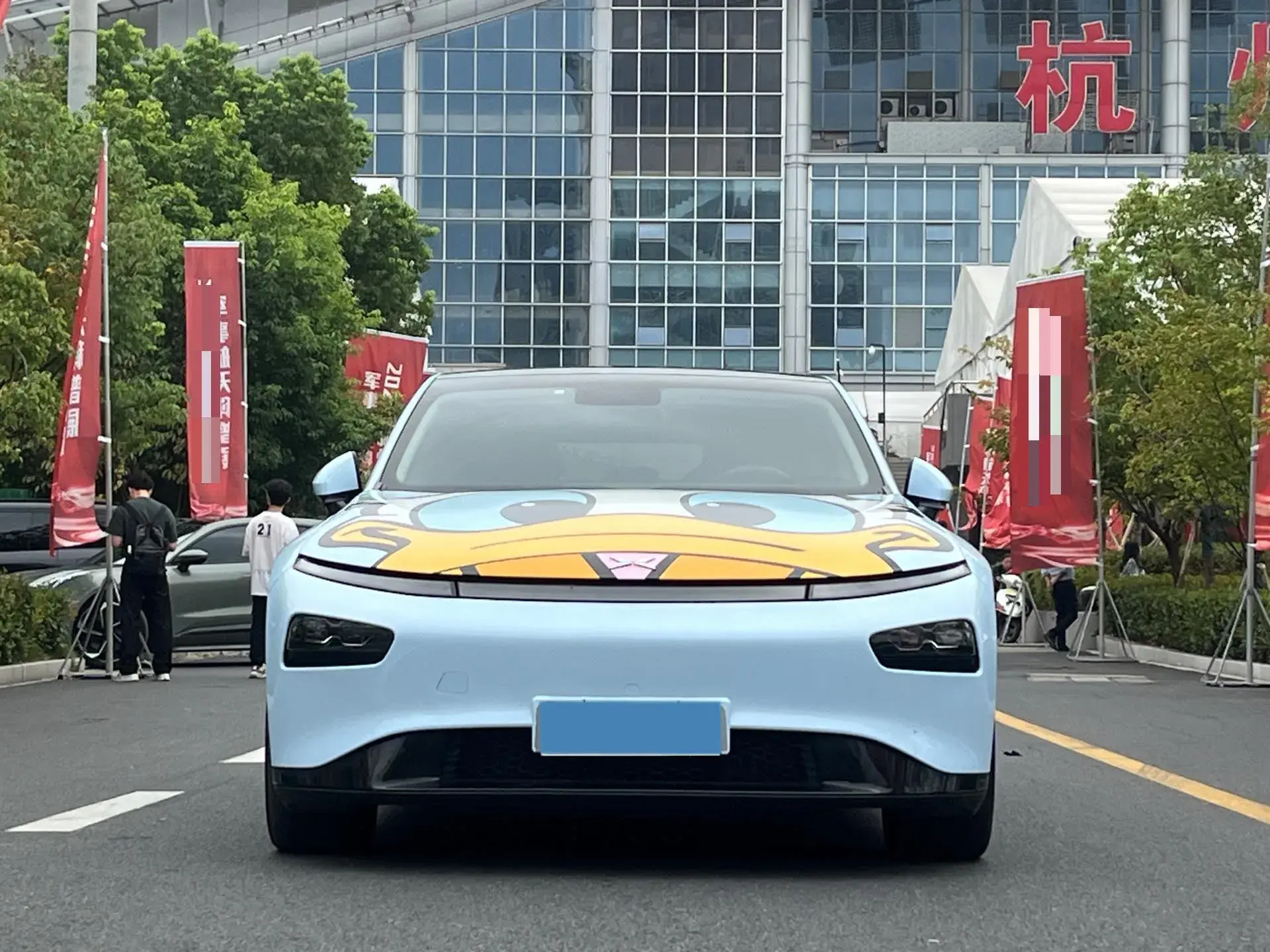 2023 XPENG P7 thumbnail 2