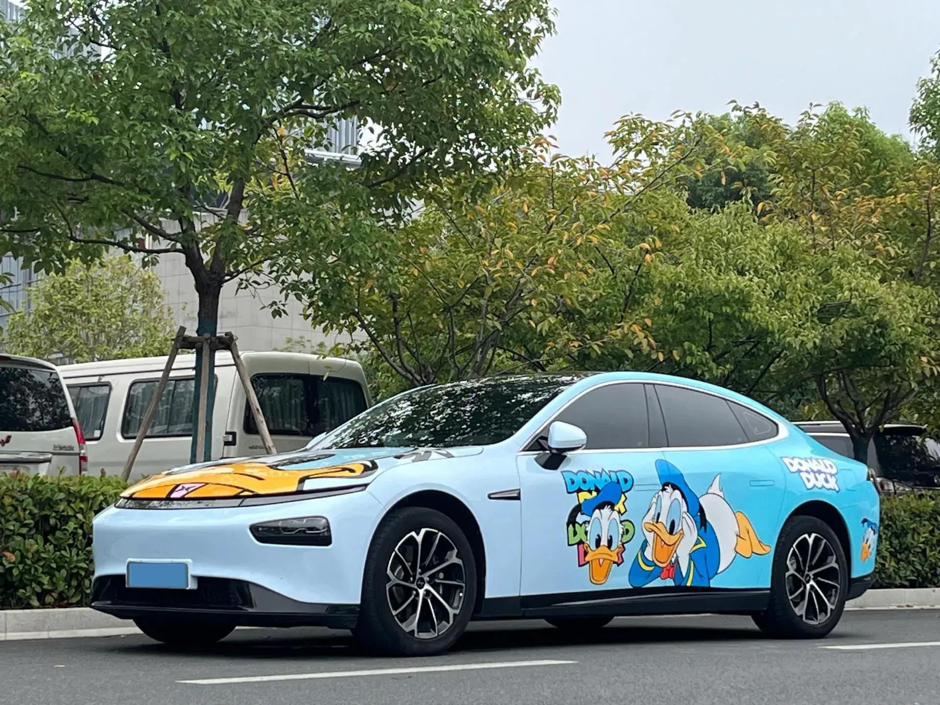 2023 XPENG P7 view 1