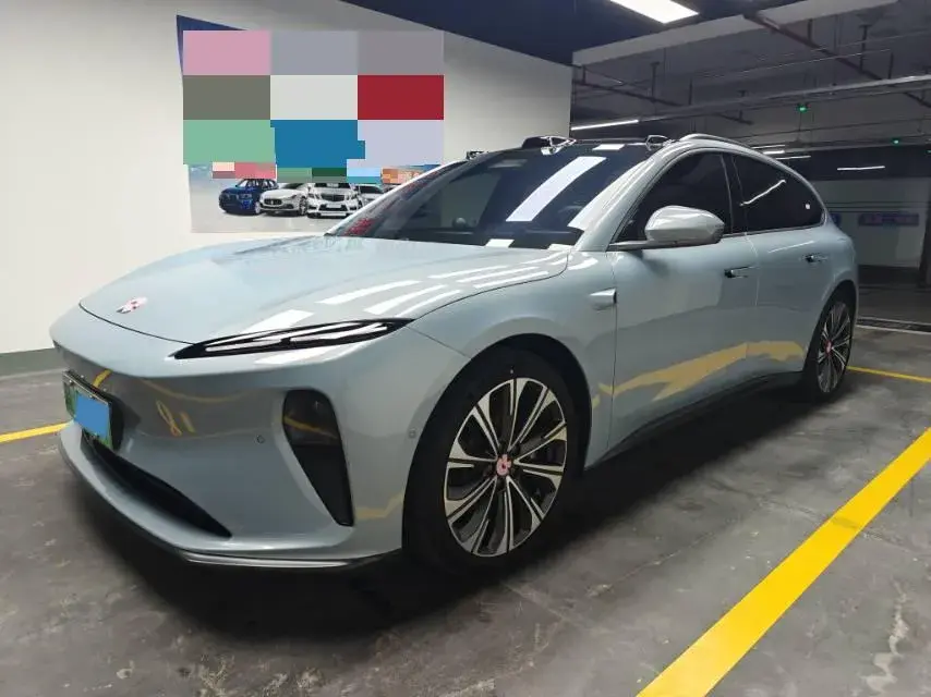 2023 NIO ET5T view 1