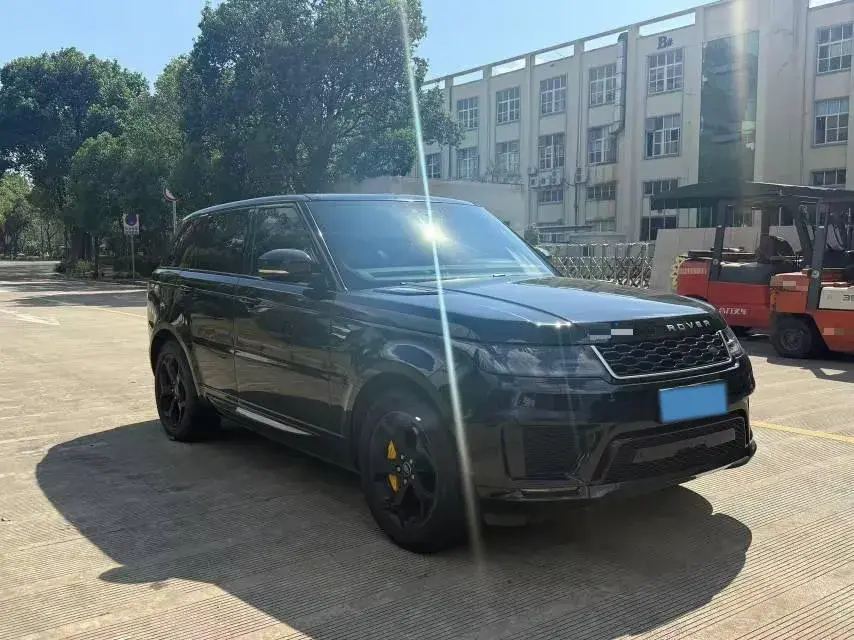 2018 LAND ROVER thumbnail 3