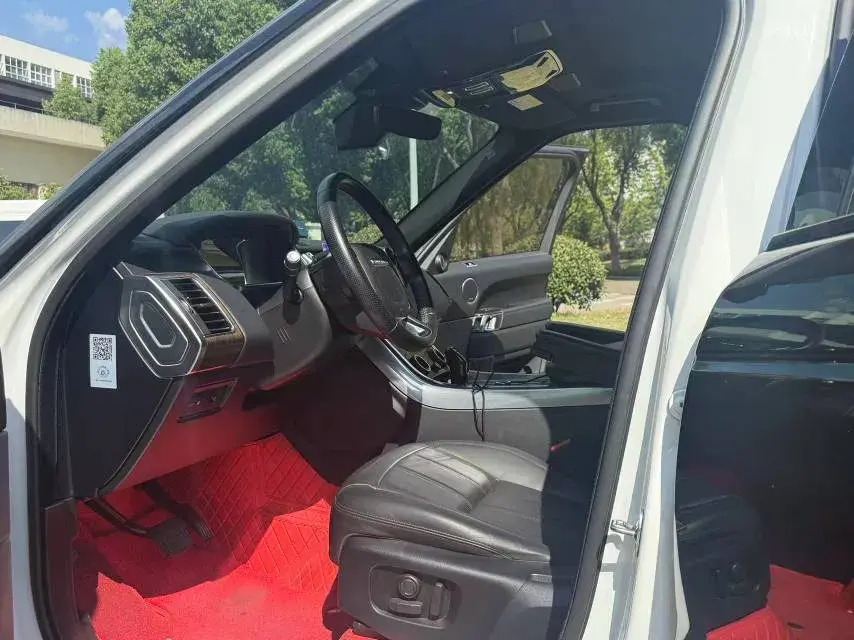 2018 LAND ROVER thumbnail 4