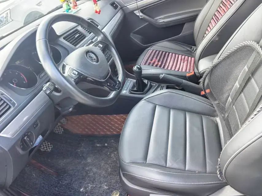 2017 VOLKSWAGEN LAVIDA thumbnail 3