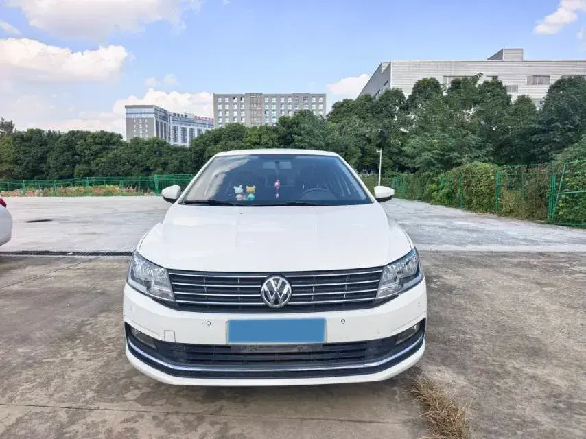 2017 VOLKSWAGEN LAVIDA thumbnail 2