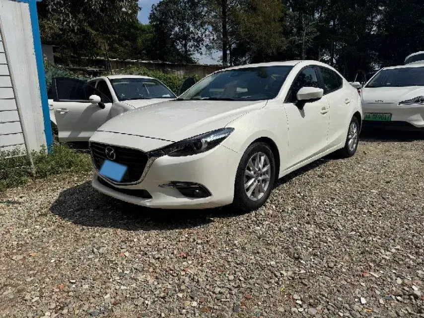 2017 Mazda 3 Axela 1.5L 117HP L4 6AT