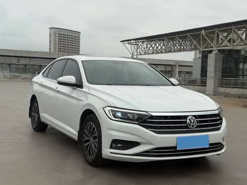 2020 VOLKSWAGEN SAGITAR thumbnail 3