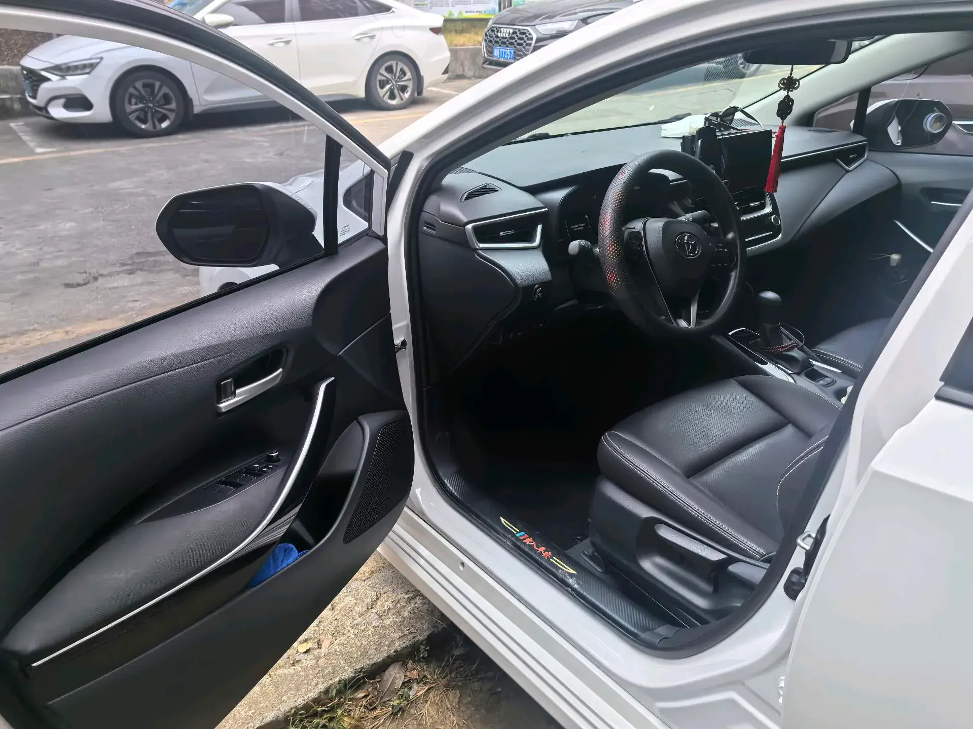 2023 TOYOTA COROLLA thumbnail 2