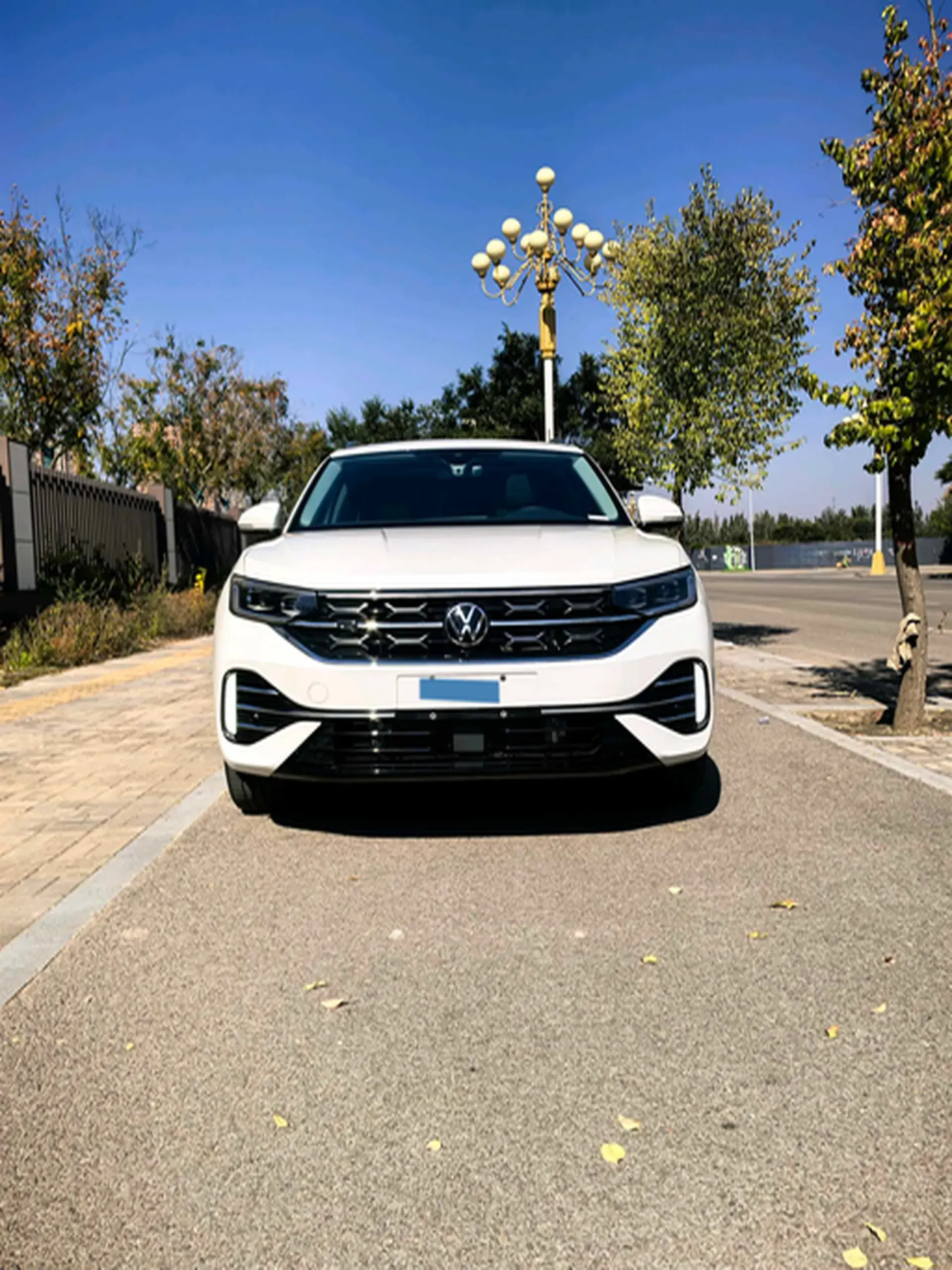 2023 VOLKSWAGEN TAYRON thumbnail 2