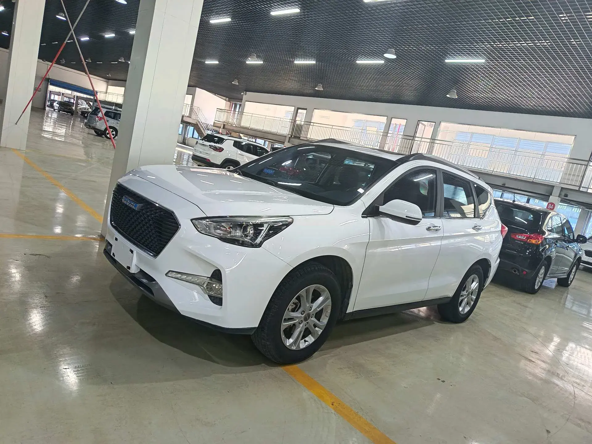 2017 HAVAL M6 view 1