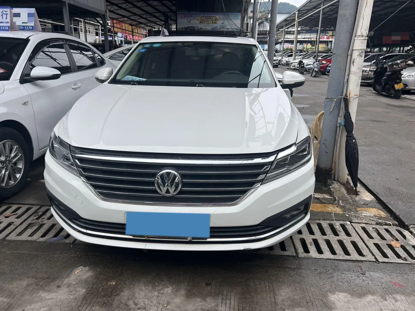 2018 VOLKSWAGEN LAVIDA thumbnail 2