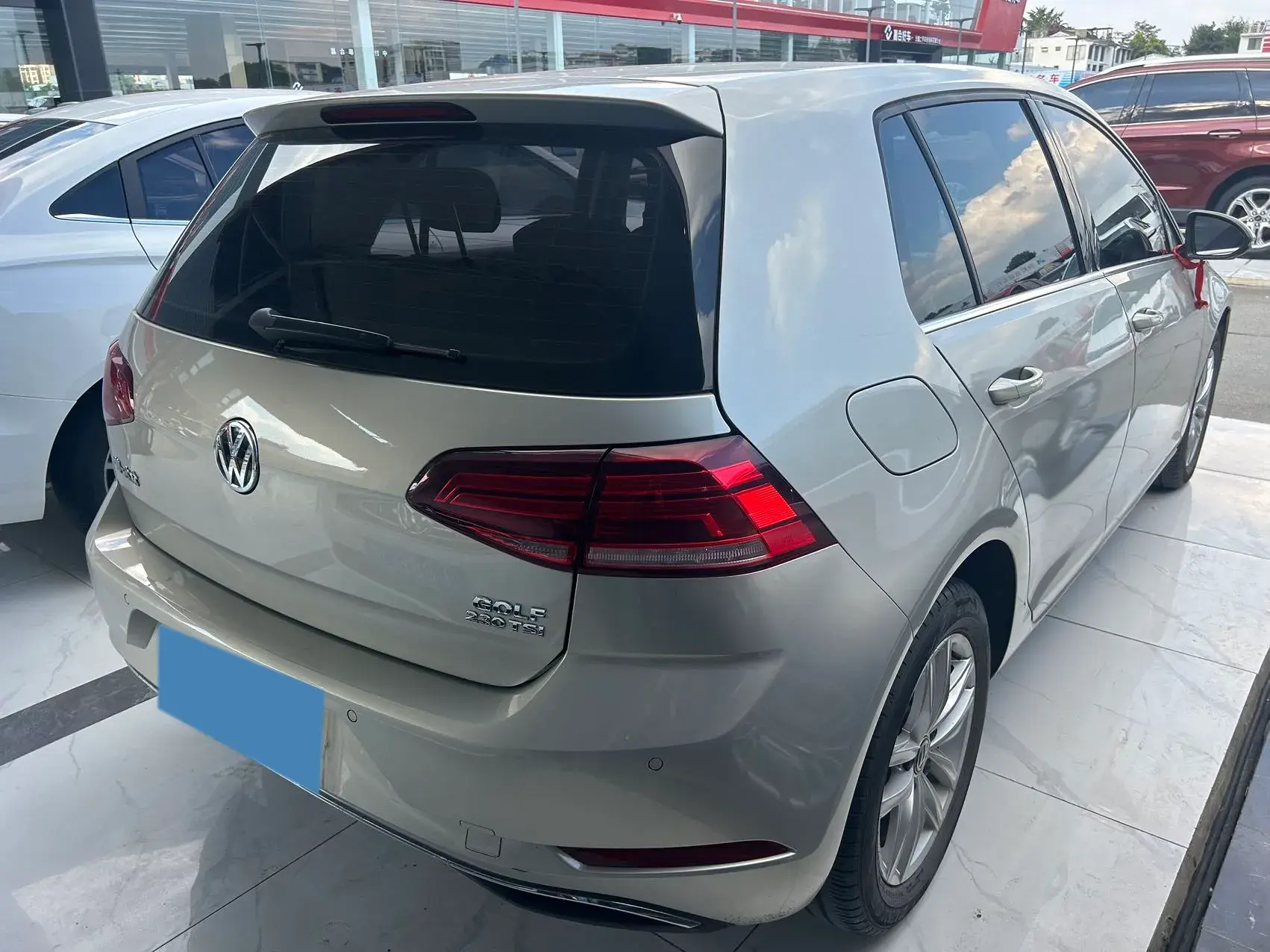 2018 VOLKSWAGEN GOLF thumbnail 4