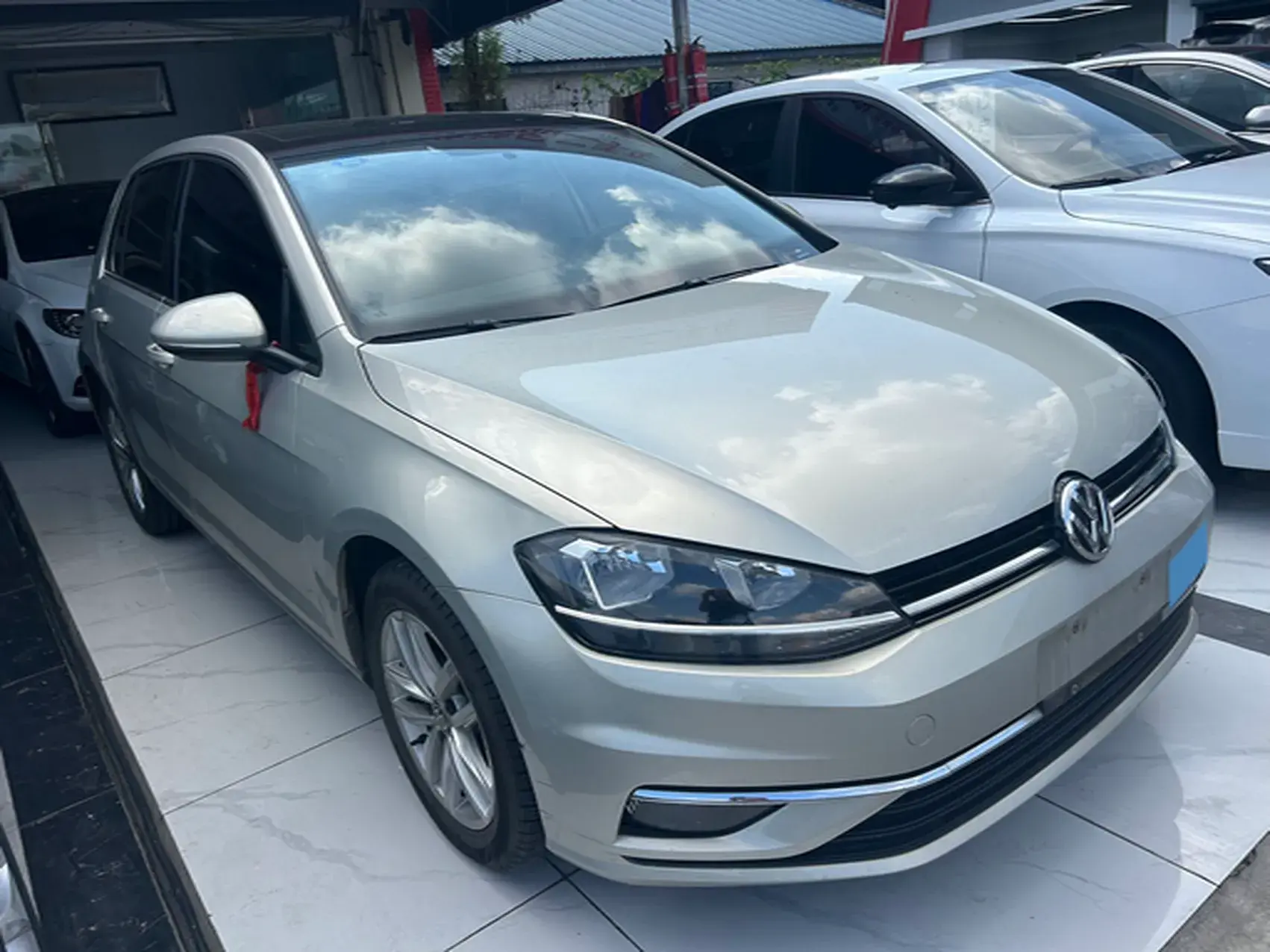 2018 VOLKSWAGEN GOLF thumbnail 3