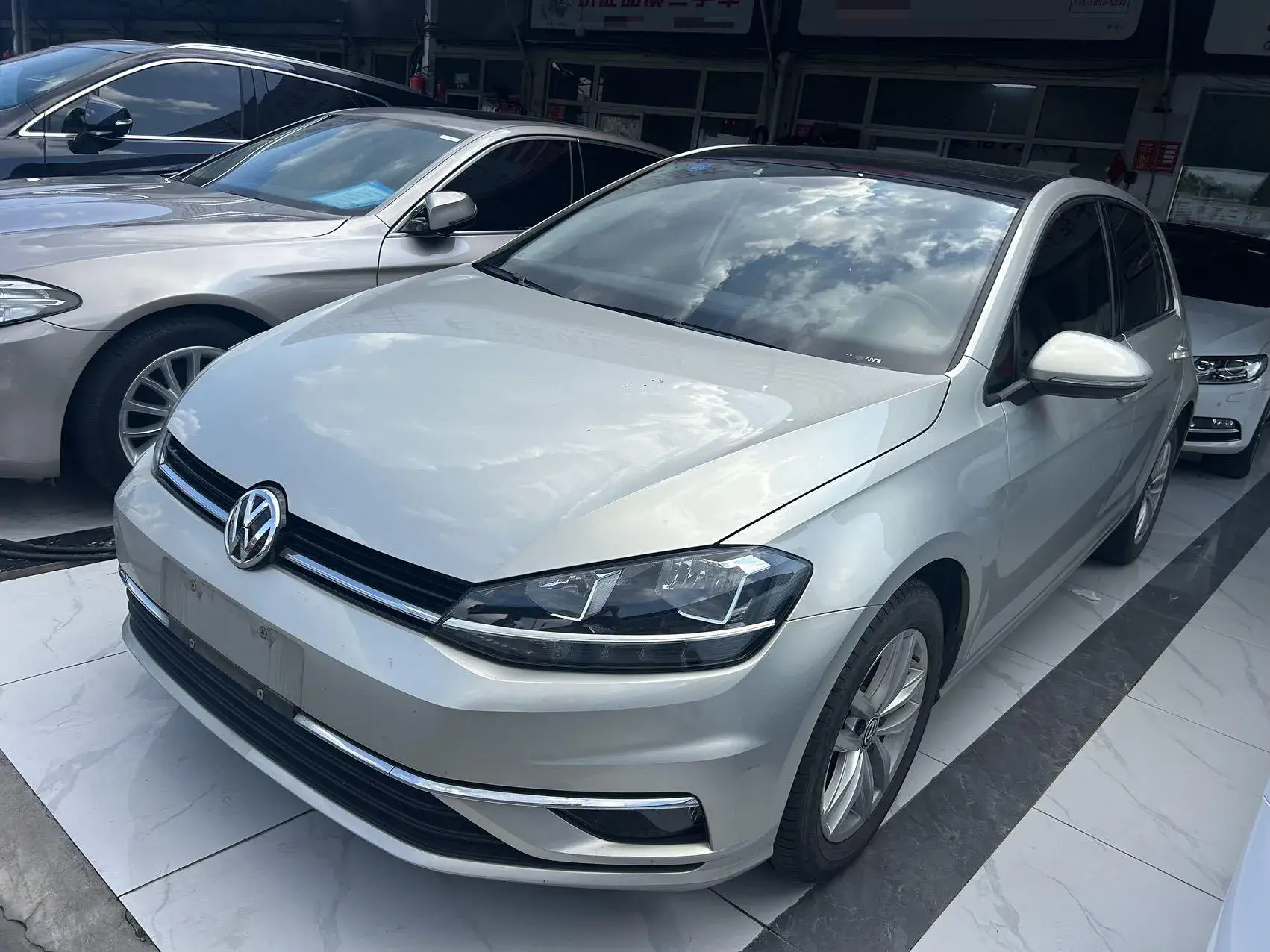 2018 VOLKSWAGEN GOLF view 1
