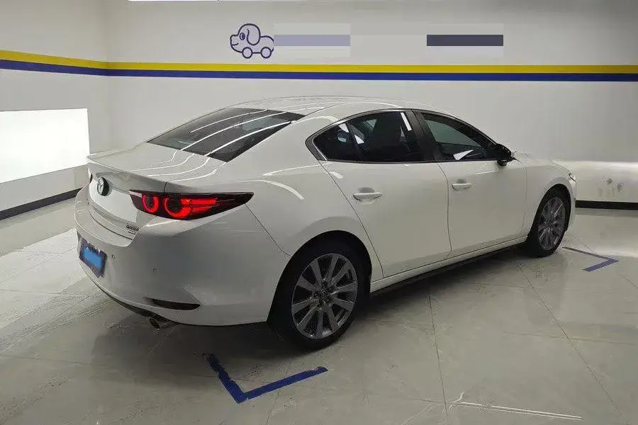 2020 MAZDA 3 thumbnail 2