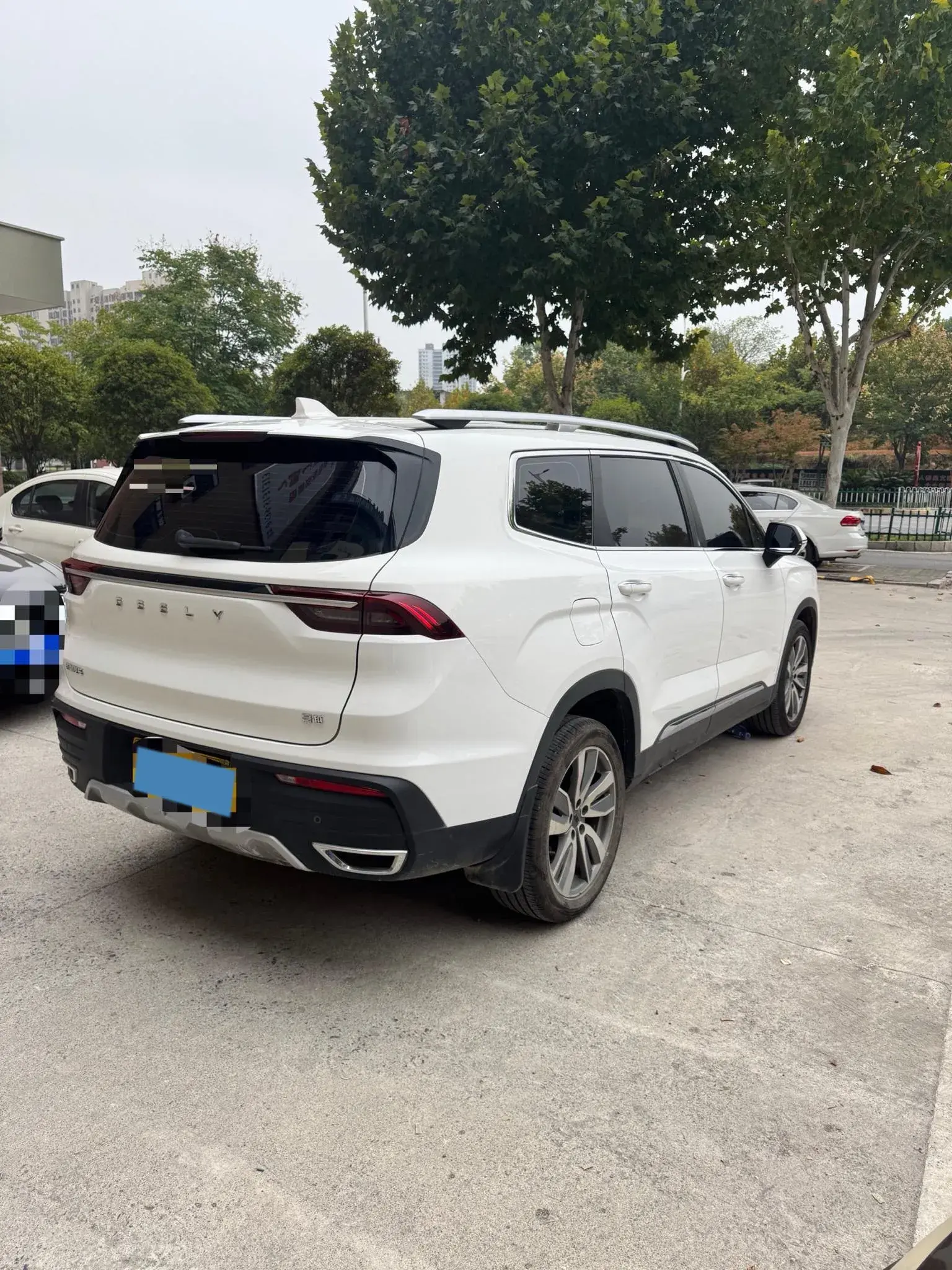 2020 GEELY OKAVANGO thumbnail 3