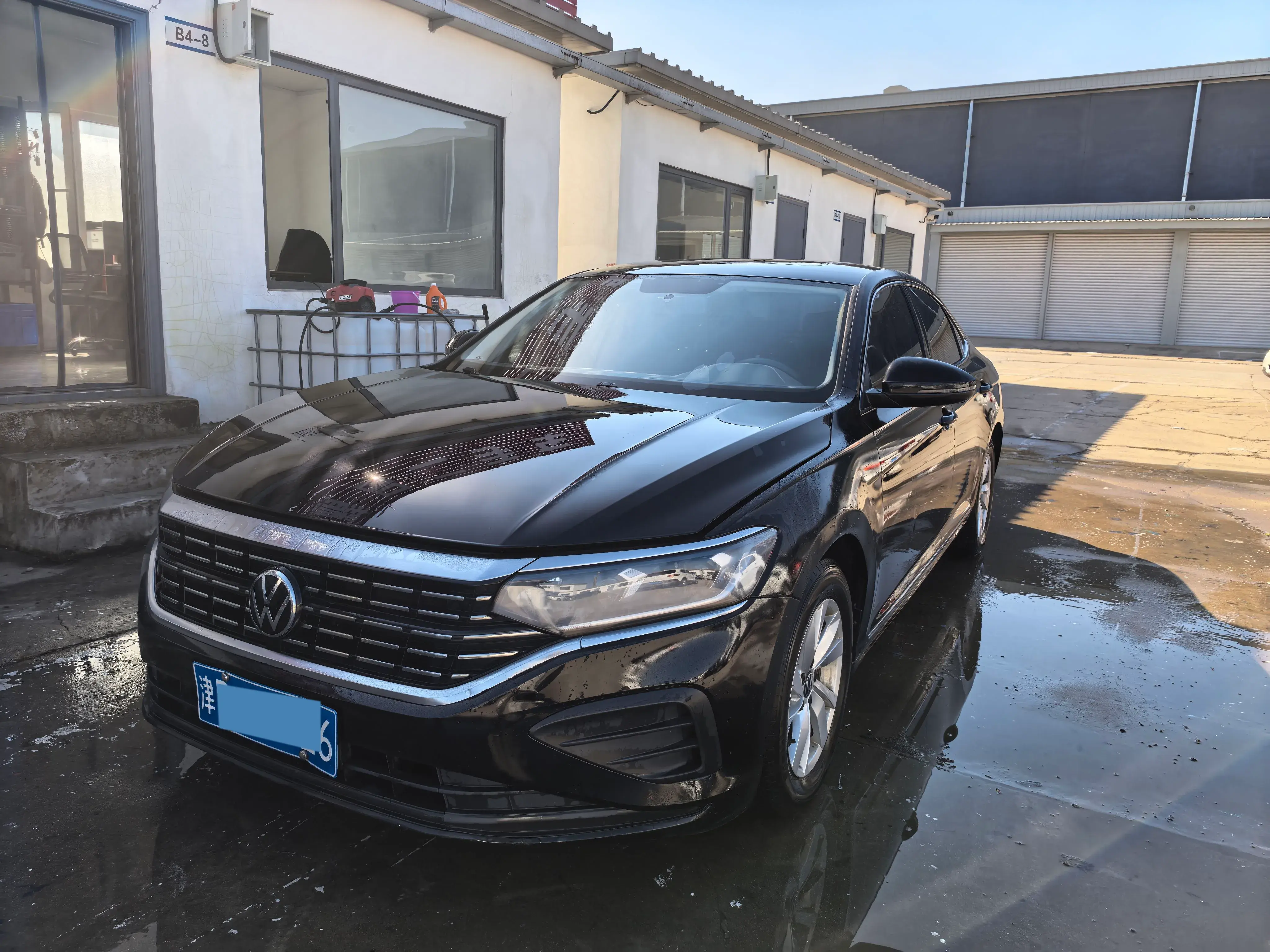 2022 VOLKSWAGEN PASSAT view 1