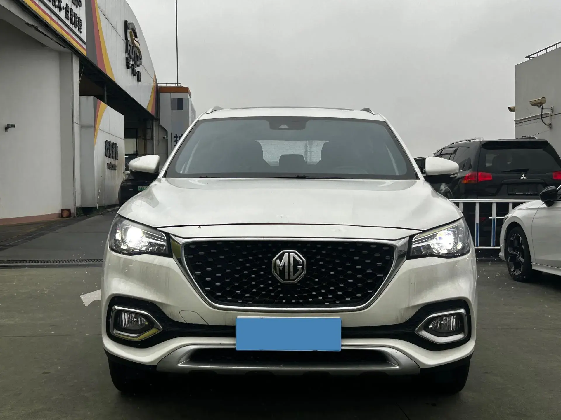 2019 MG HS thumbnail 2