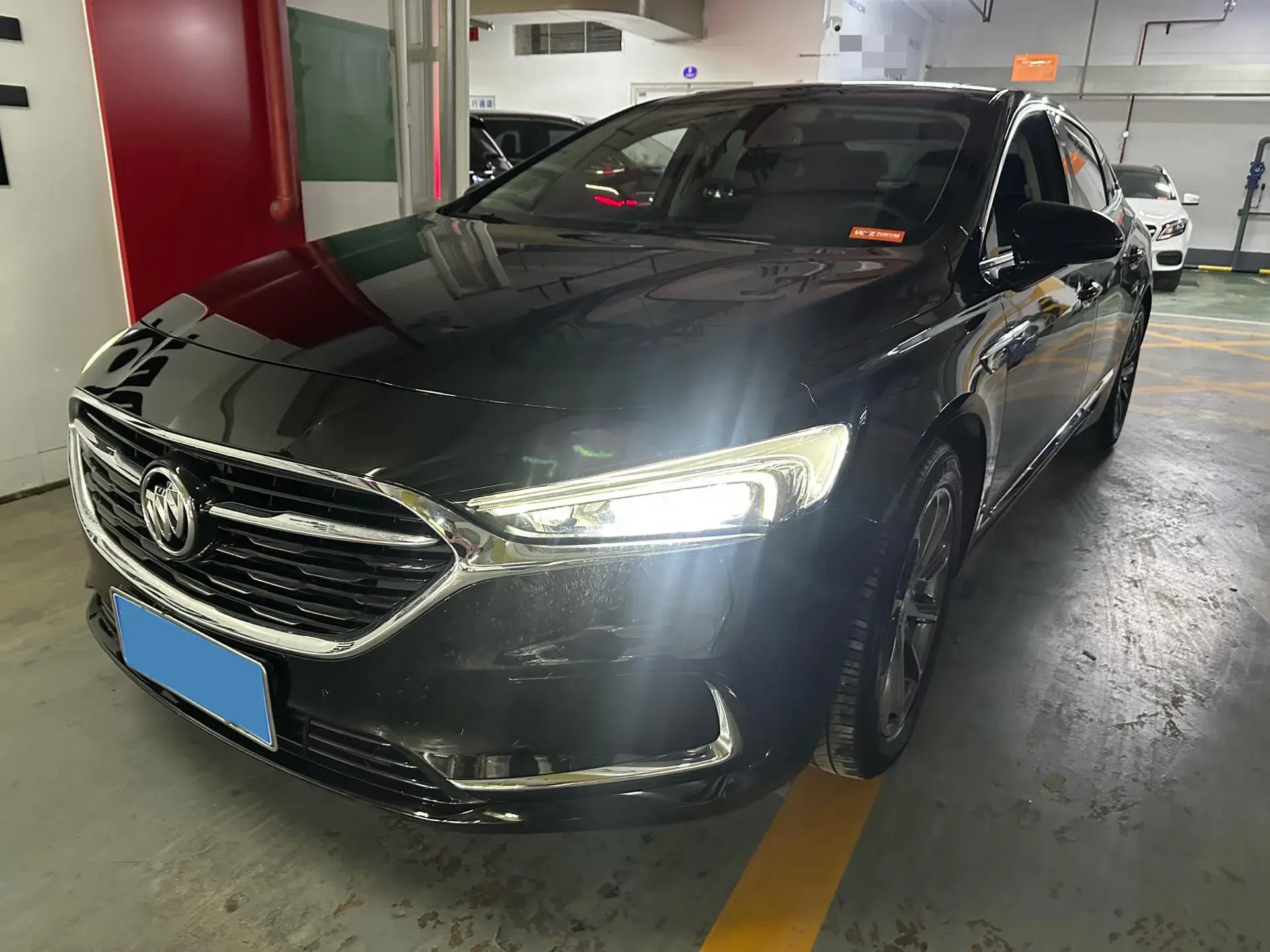 2021 BUICK LARCOSSE view 1