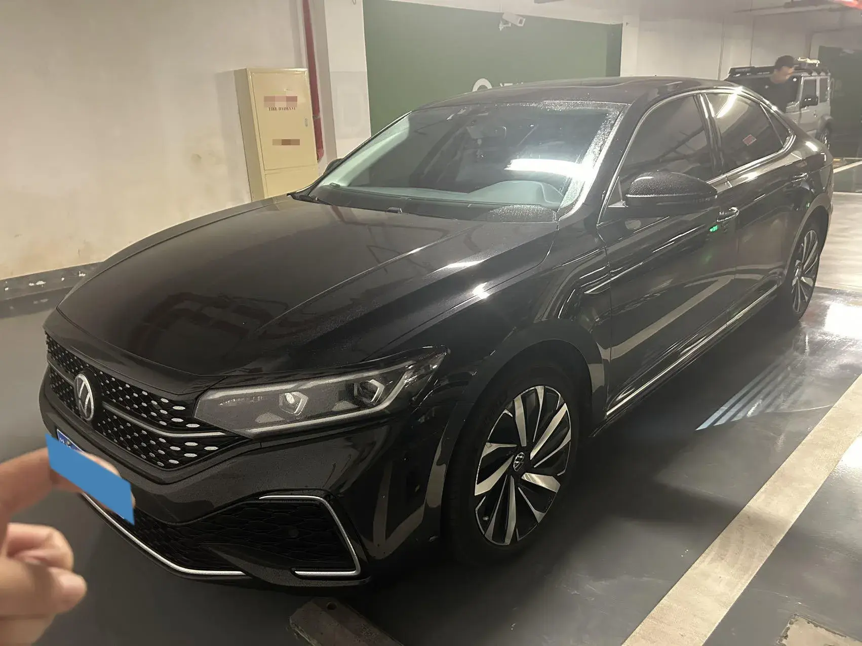 2022 VOLKSWAGEN PASSAT view 1