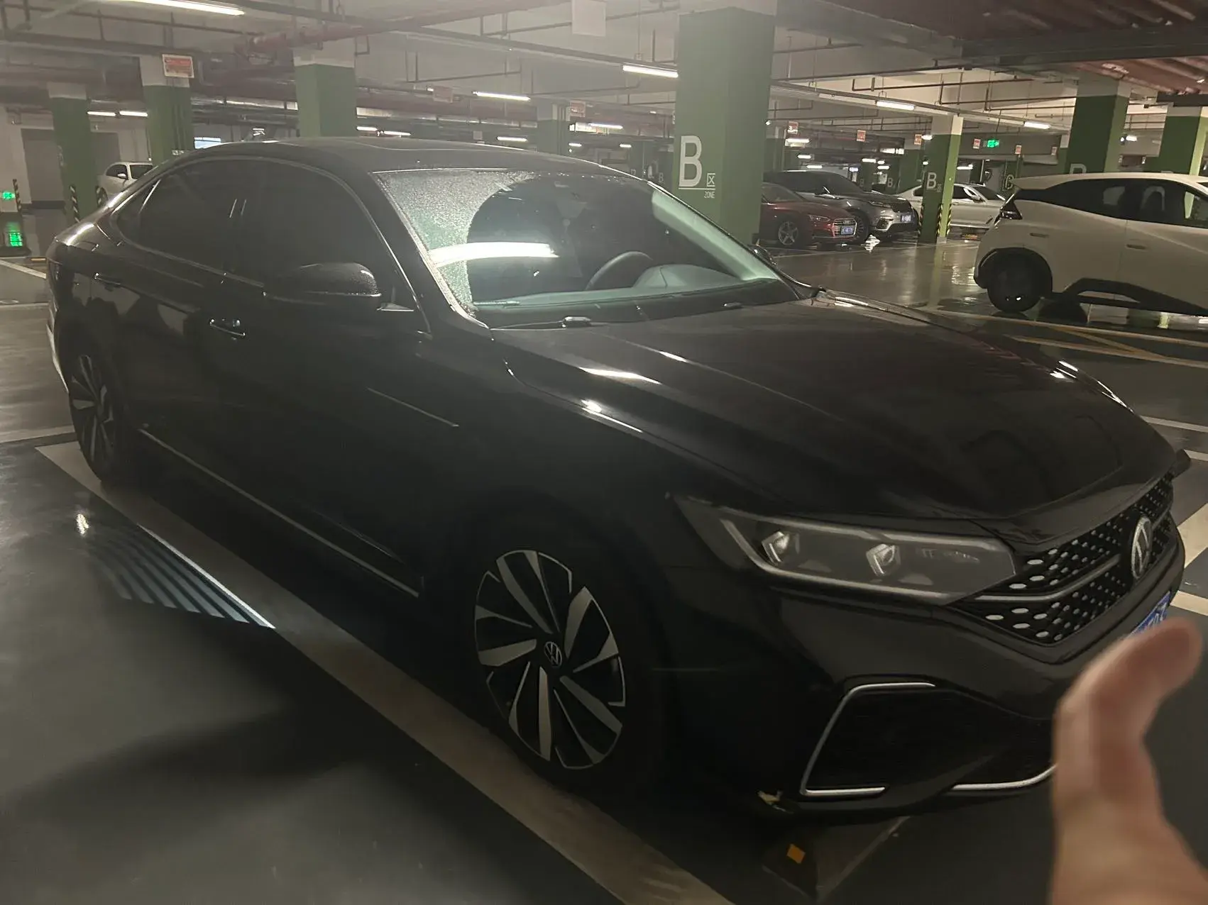 2022 VOLKSWAGEN PASSAT thumbnail 2