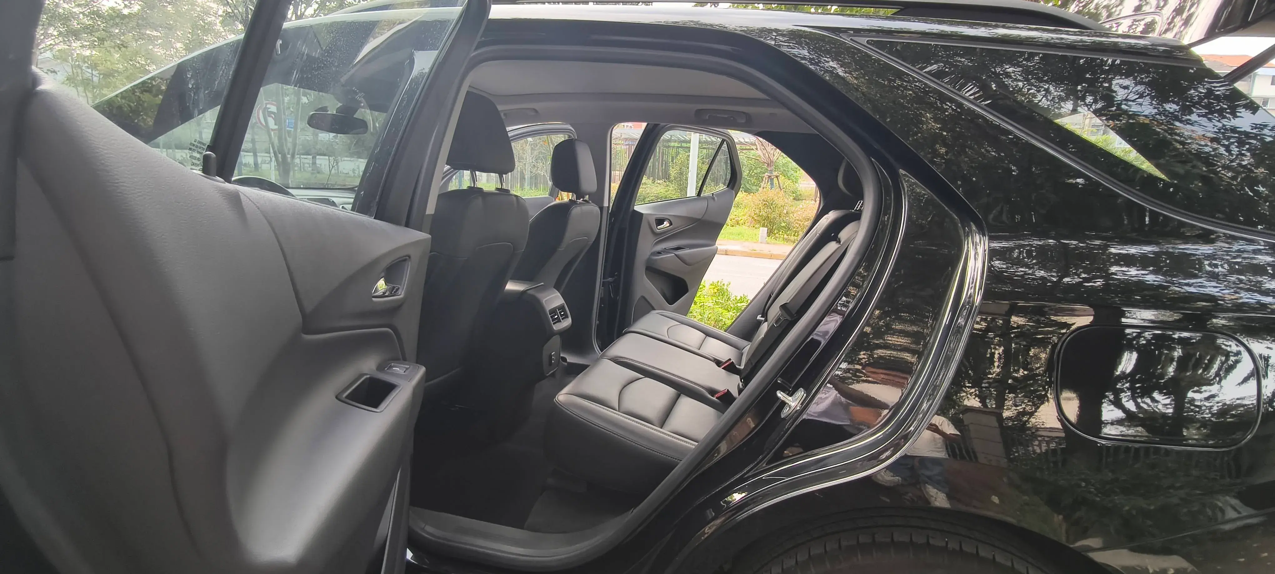 2021 CHEVROLET EQUINOX thumbnail 4