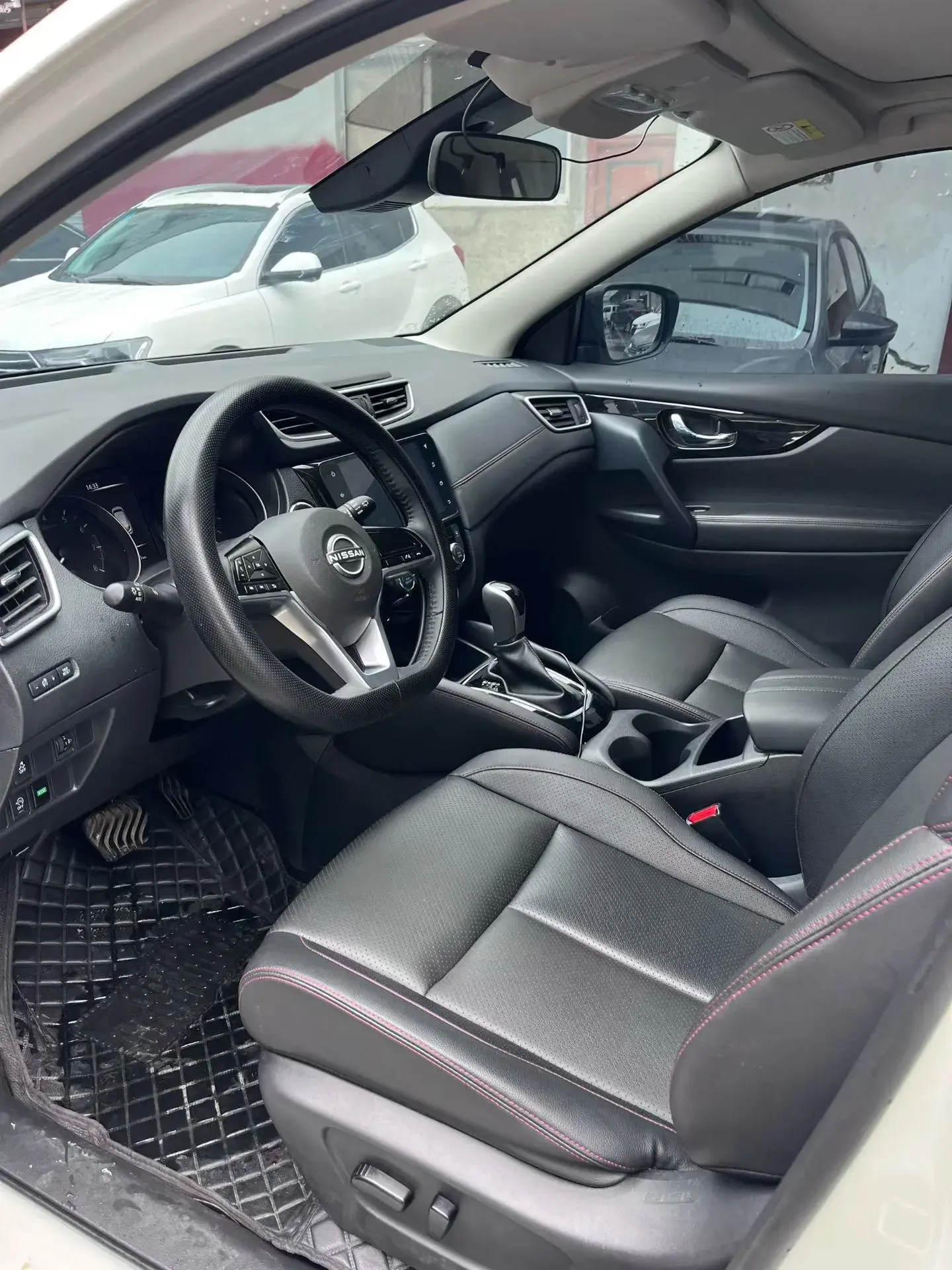 2023 NISSAN QASHQAI thumbnail 3