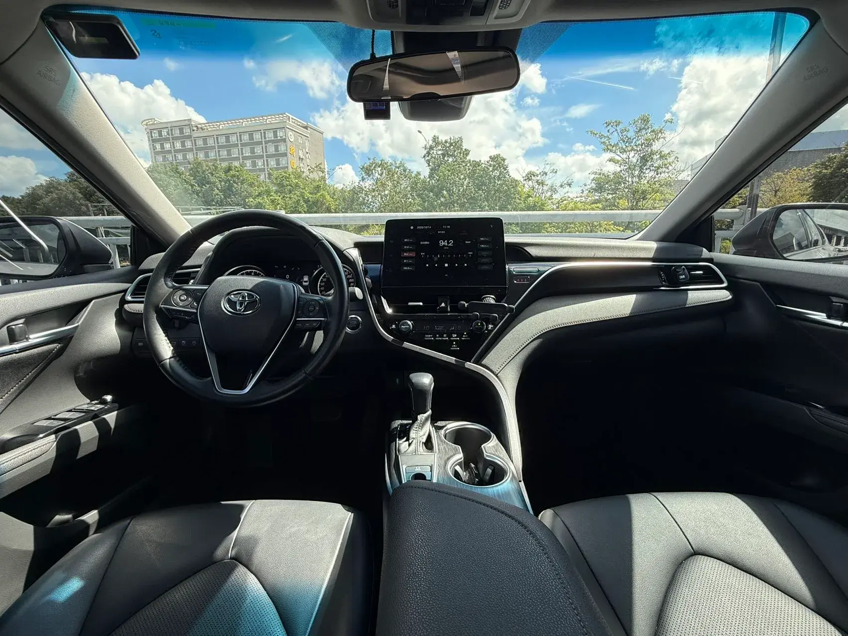 2021 TOYOTA CAMRY thumbnail 4