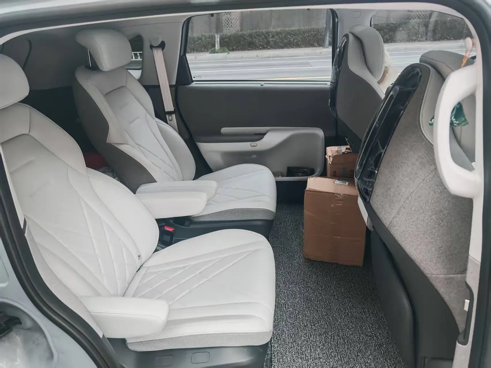 2023 ARCFOX KAOLA thumbnail 3