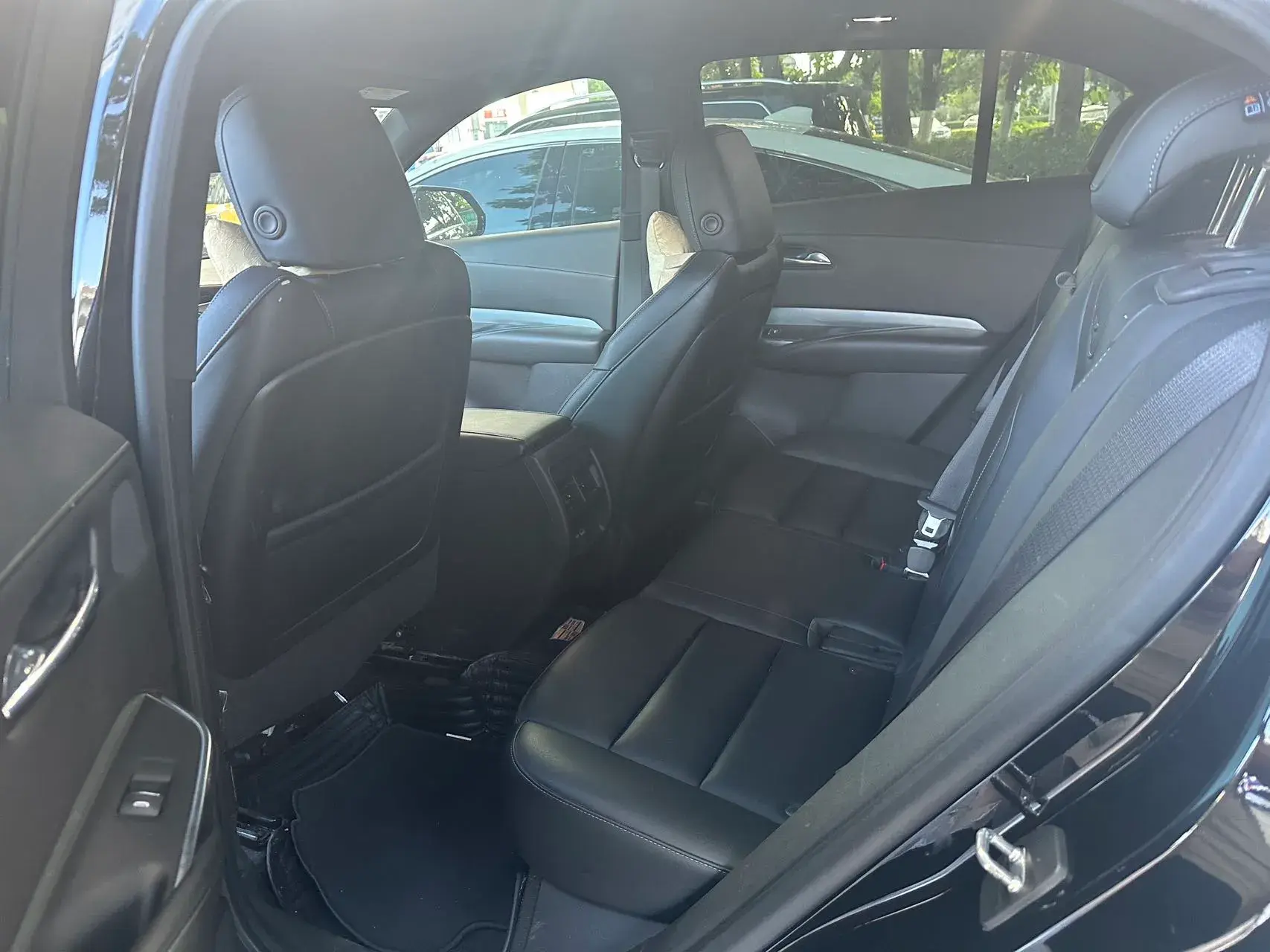 2021 CADILLAC XT4 thumbnail 4