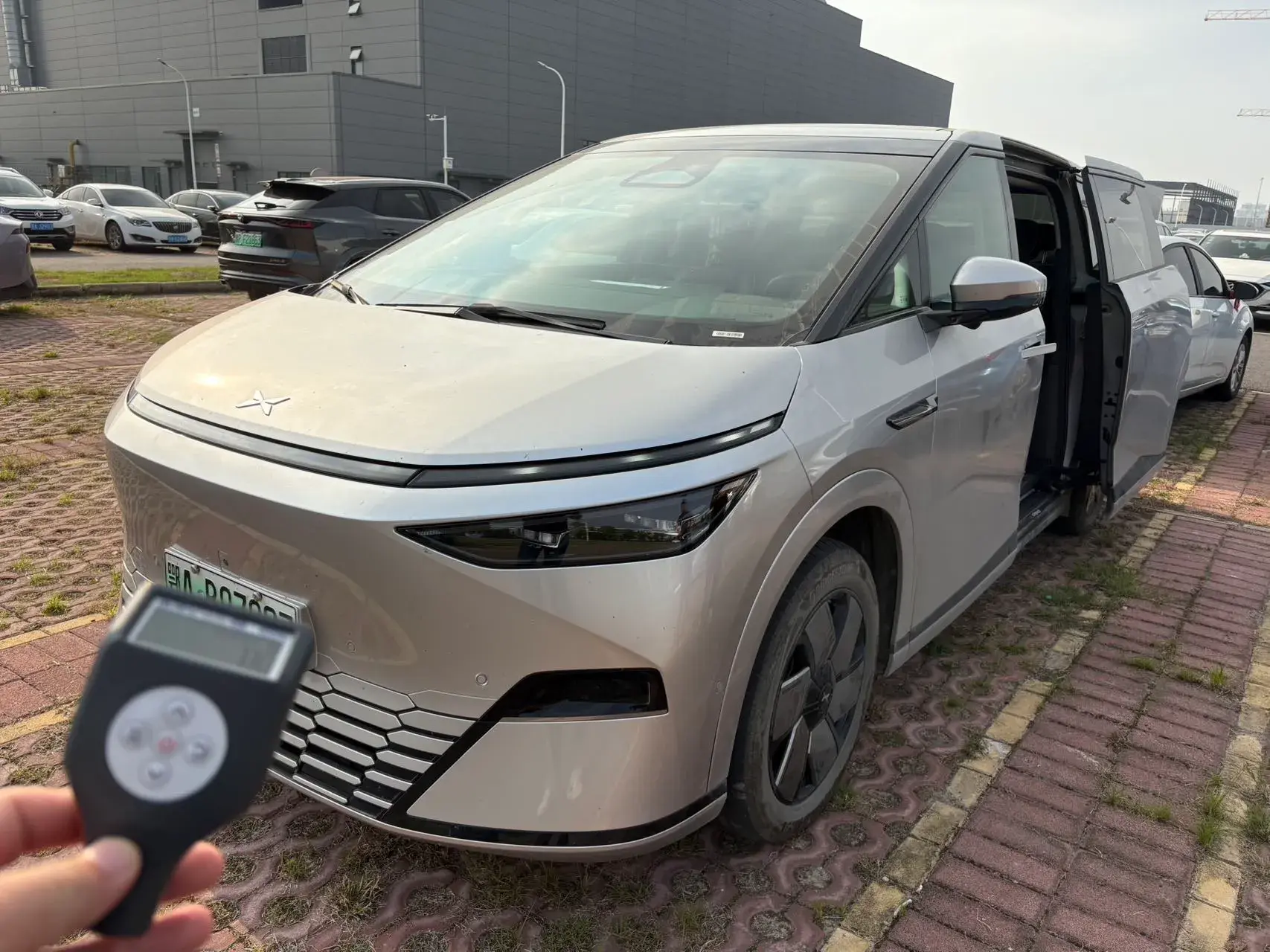 2024 XPENG X9 view 1