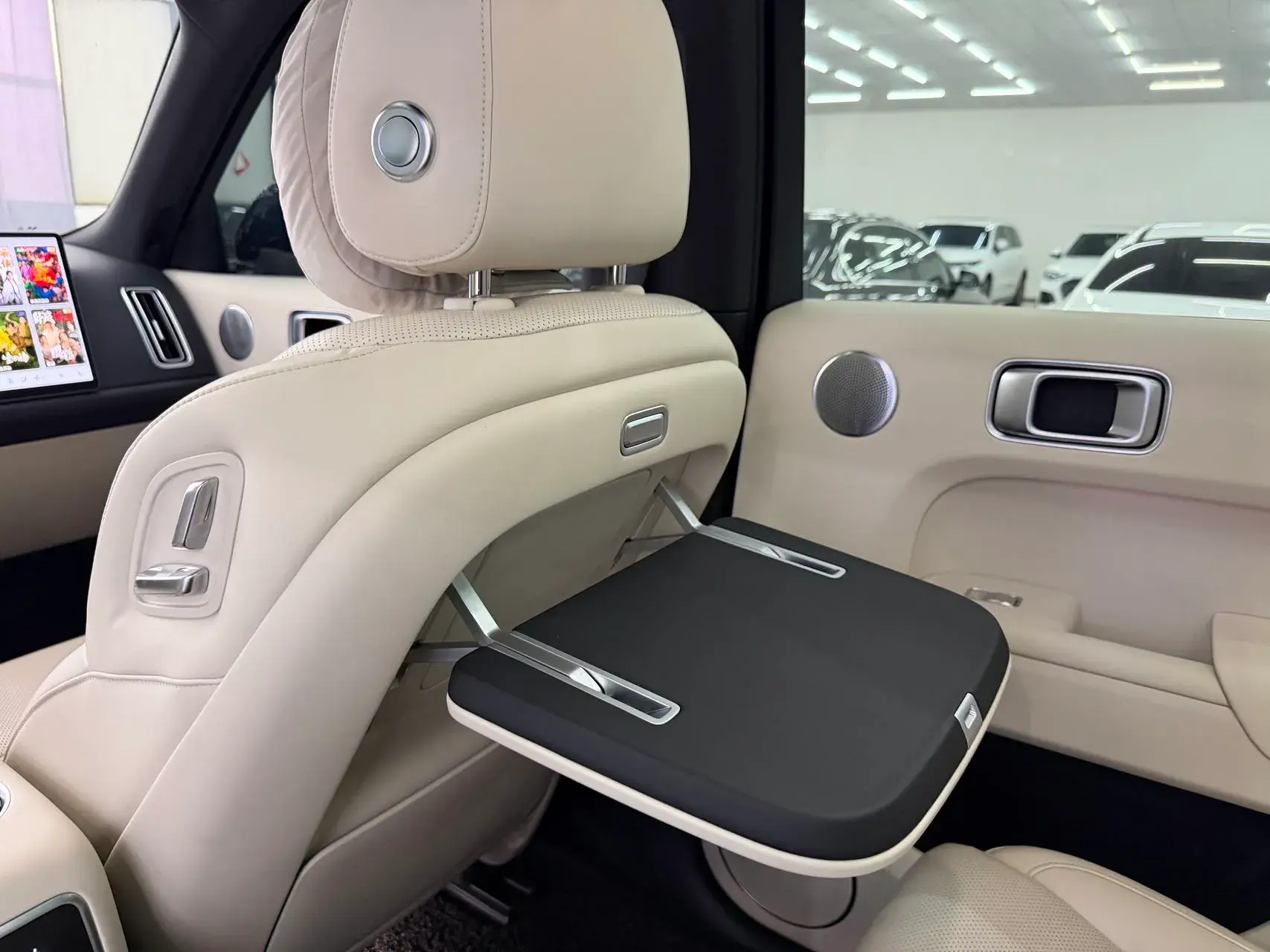 2022 LI L9 thumbnail 4