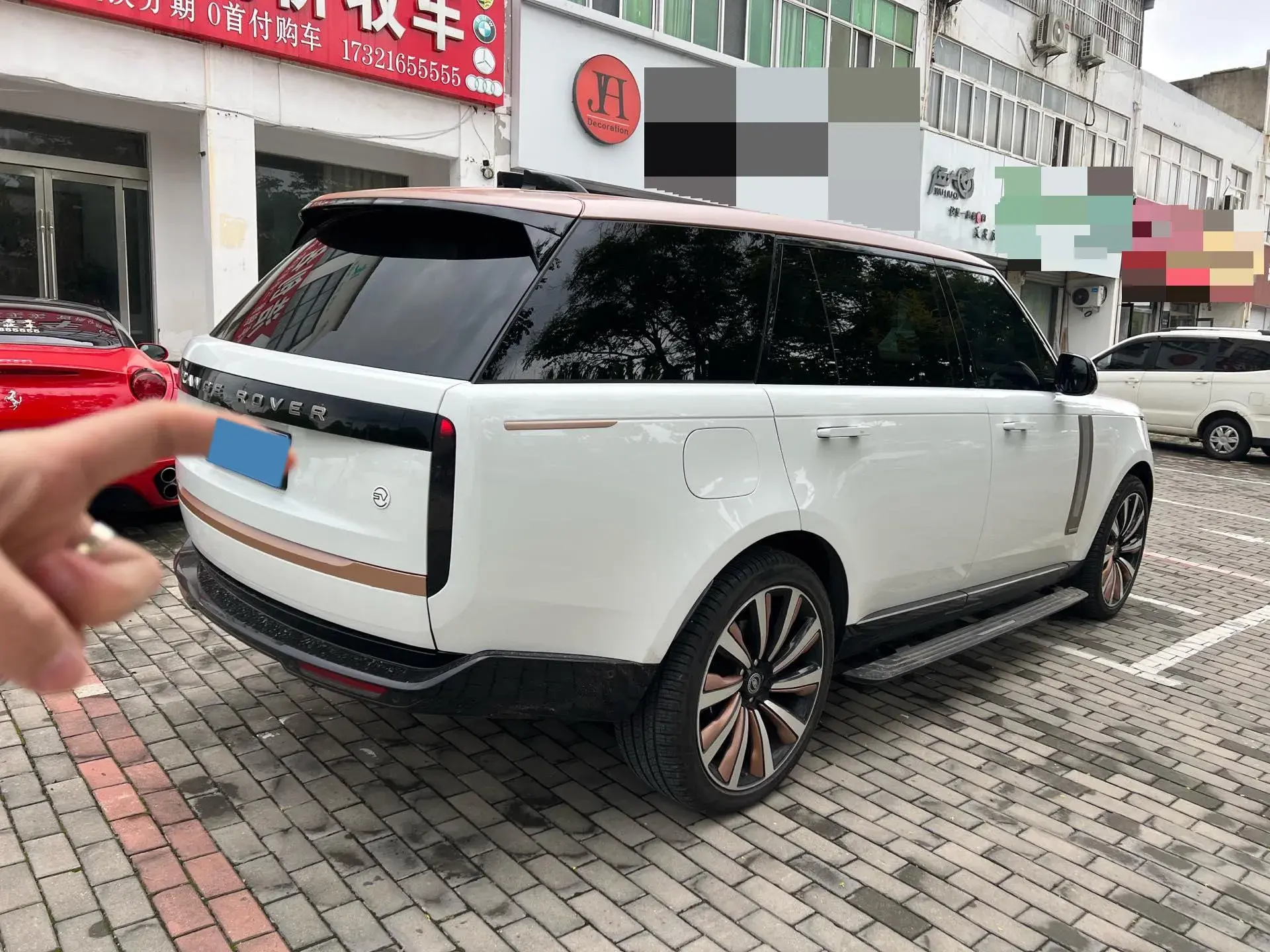 2022 LAND ROVER thumbnail 4