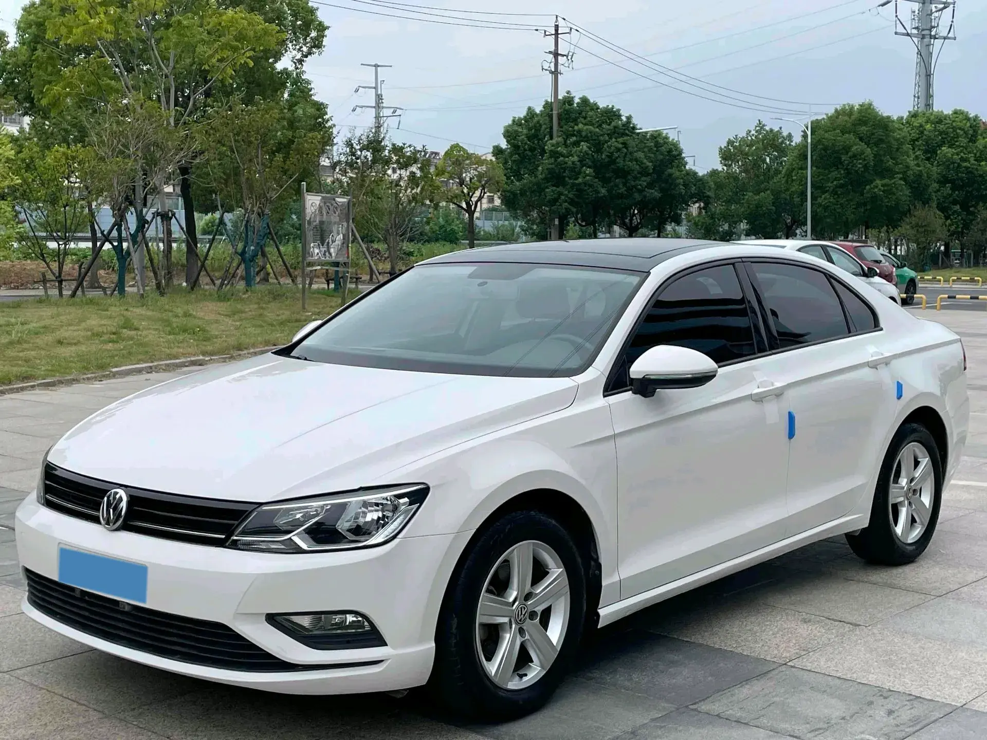 2018 VOLKSWAGEN LAMANDO view 1