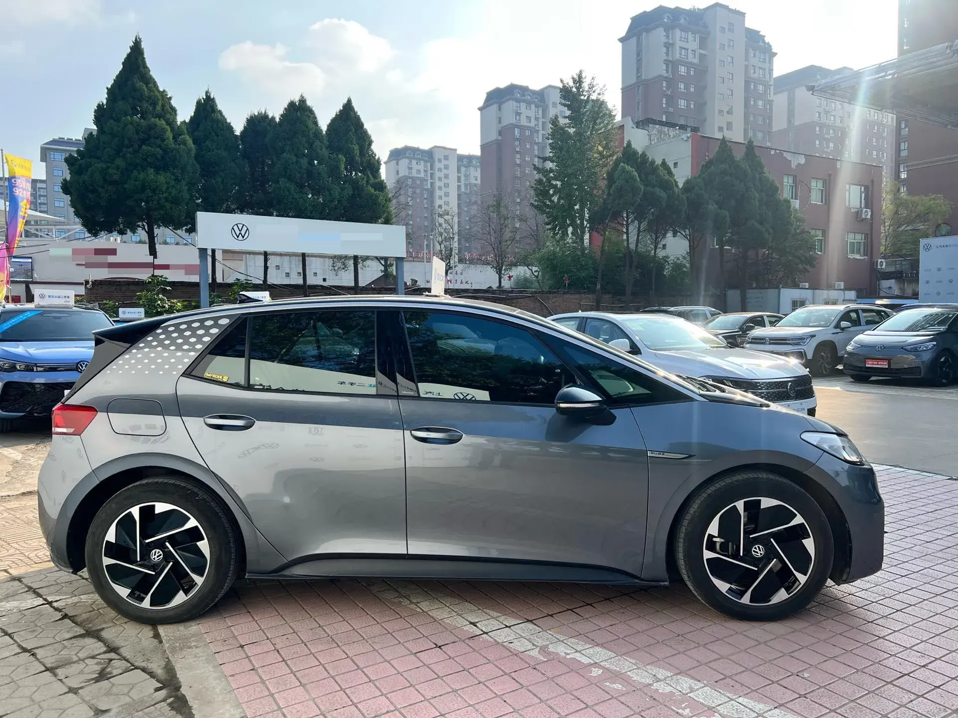 2023 VOLKSWAGEN ID.3 thumbnail 4