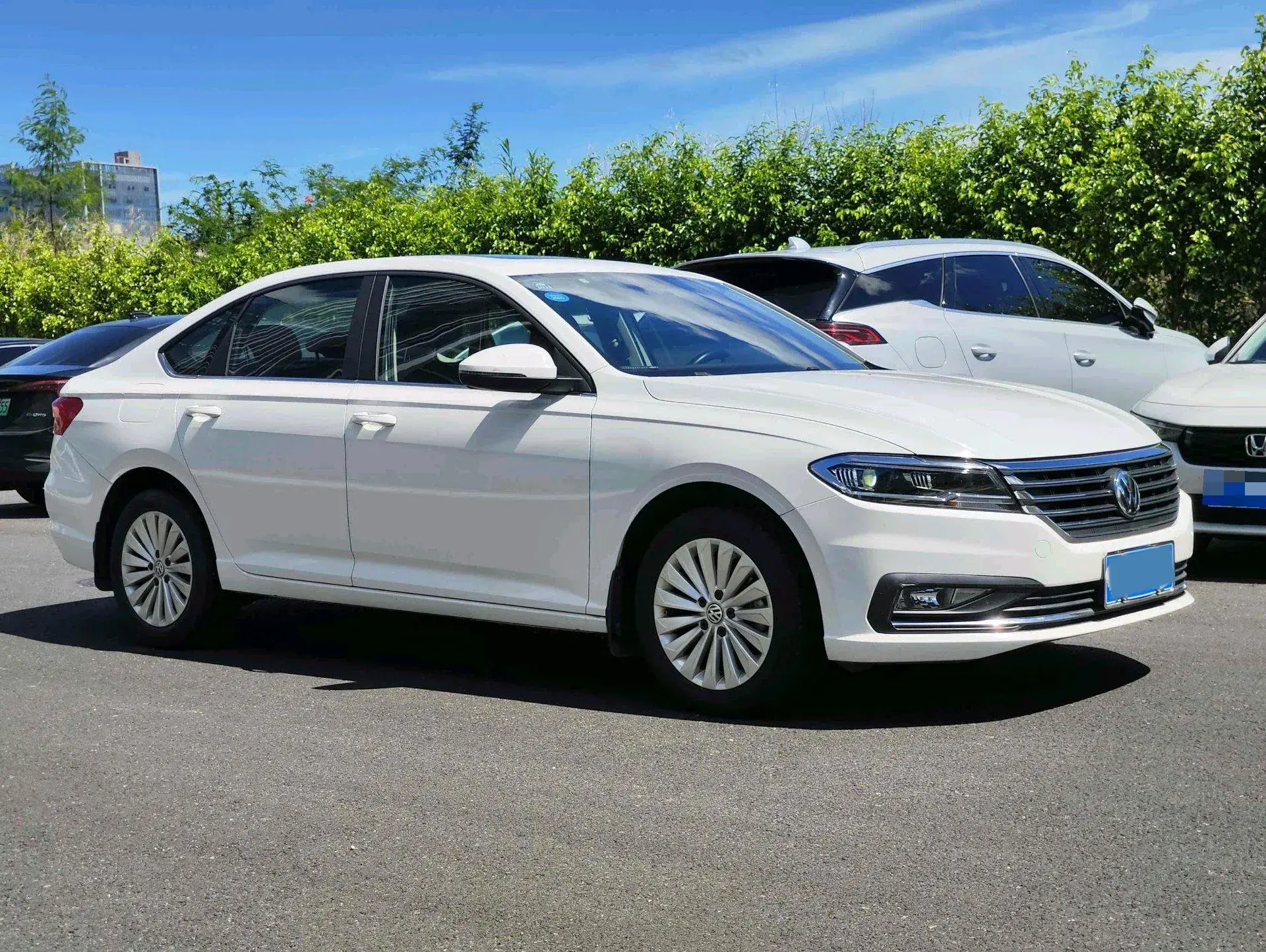 2019 VOLKSWAGEN LAVIDA thumbnail 3