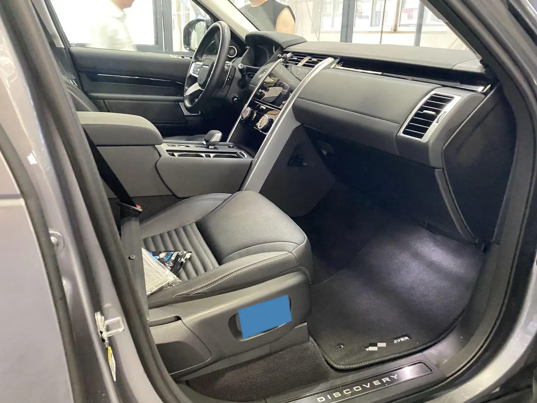 2024 LAND ROVER thumbnail 4