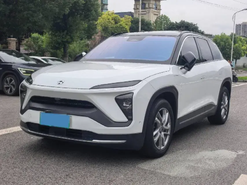 2020 NIO ES6 view 1