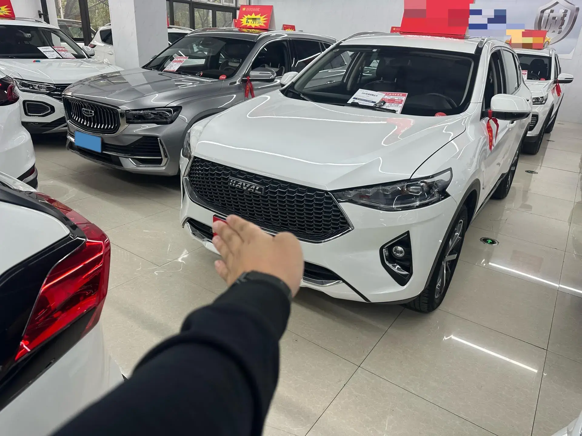 2019 HAVAL F7 view 1