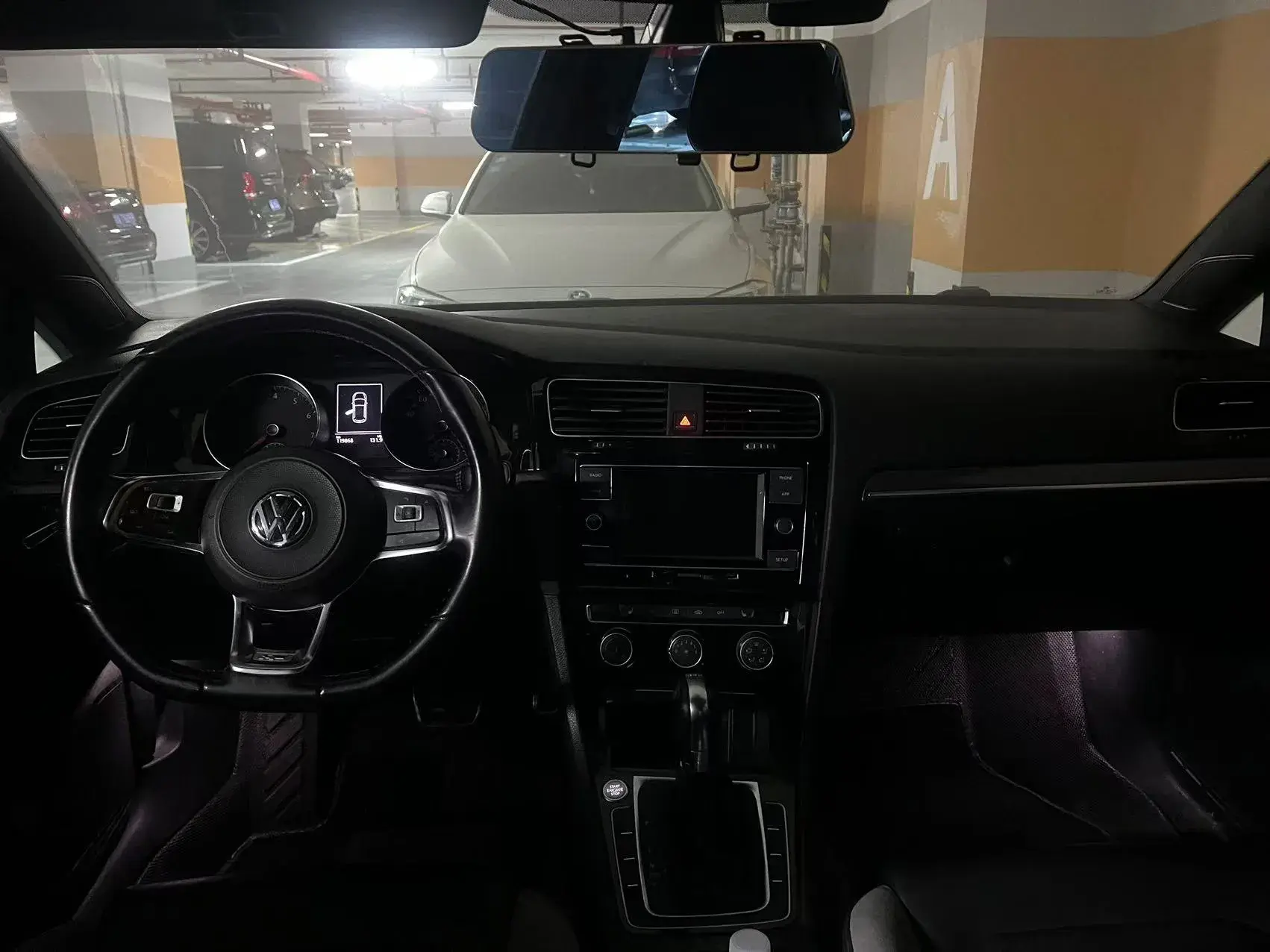 2018 VOLKSWAGEN GOLF thumbnail 4