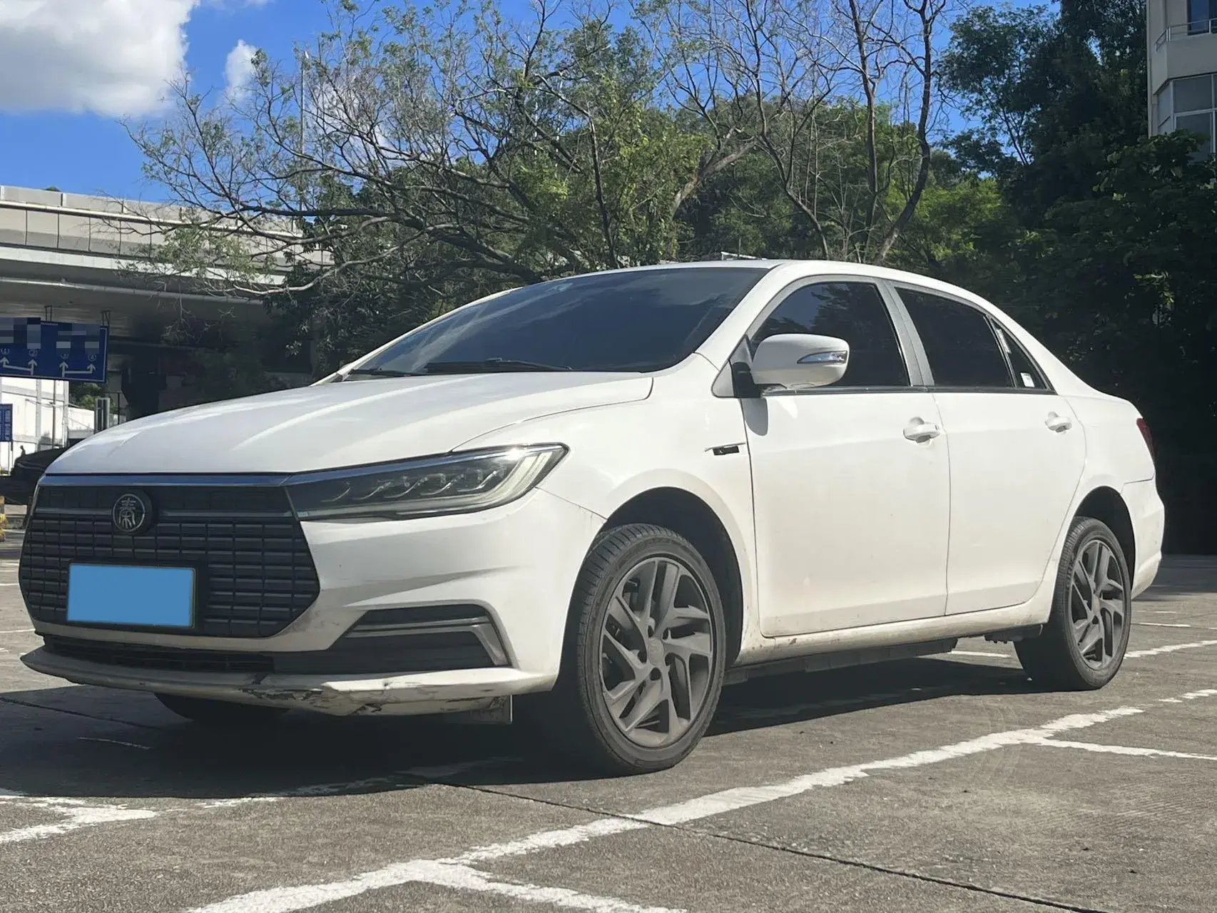 2019 BYD QIN view 1