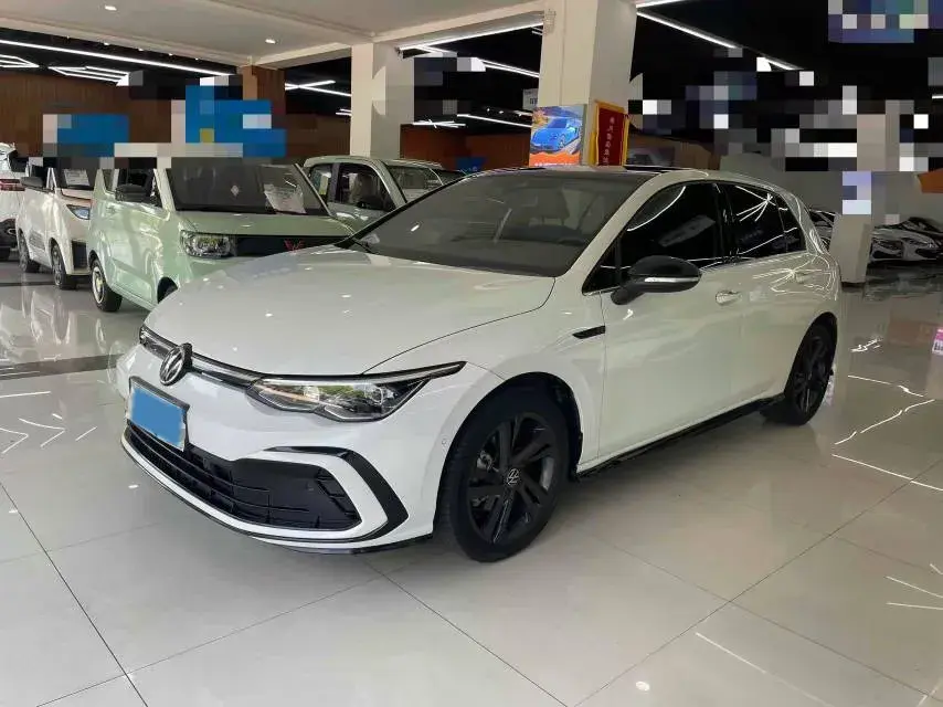 2021 VOLKSWAGEN GOLF view 1