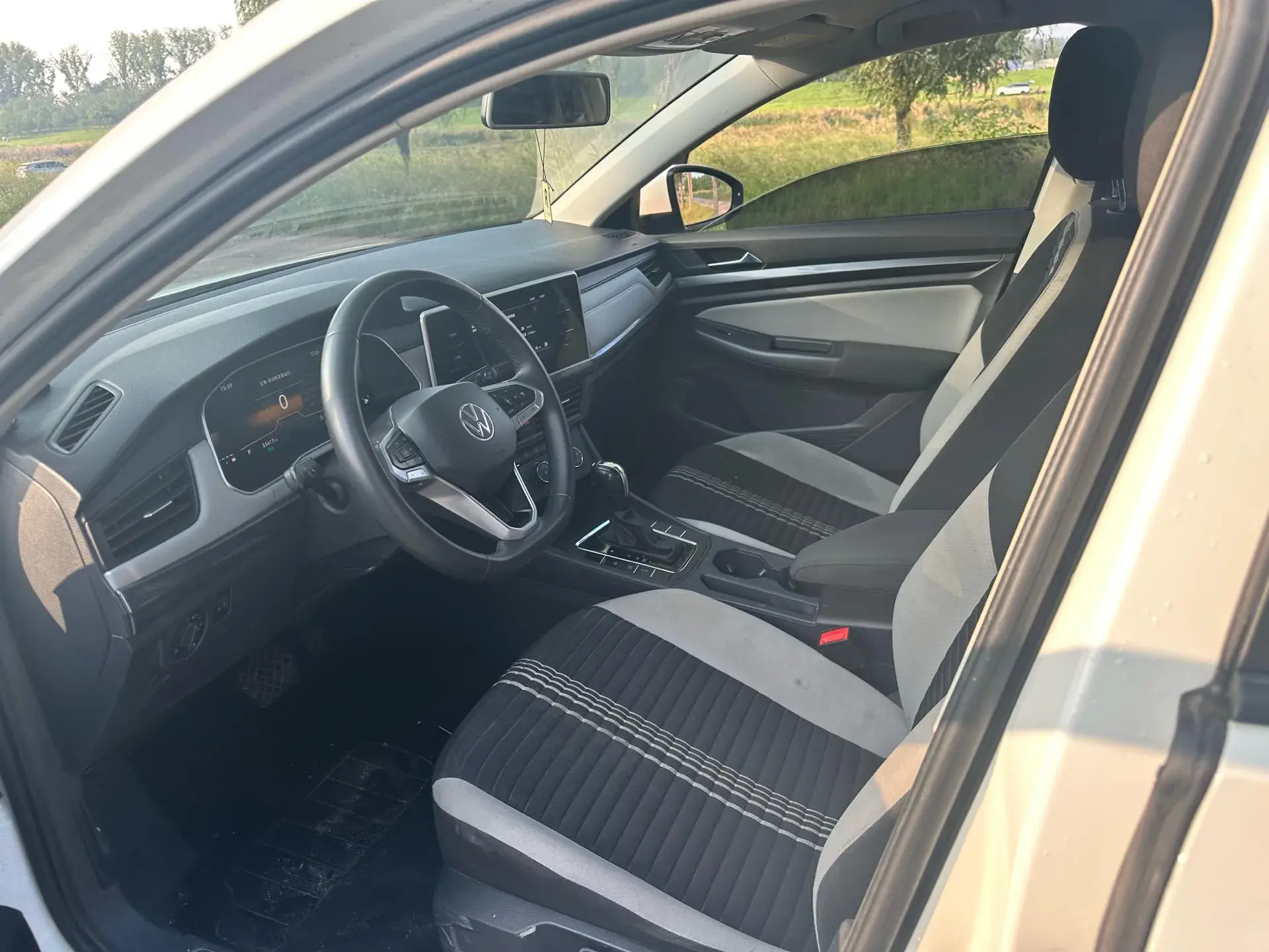 2023 VOLKSWAGEN BORA thumbnail 3