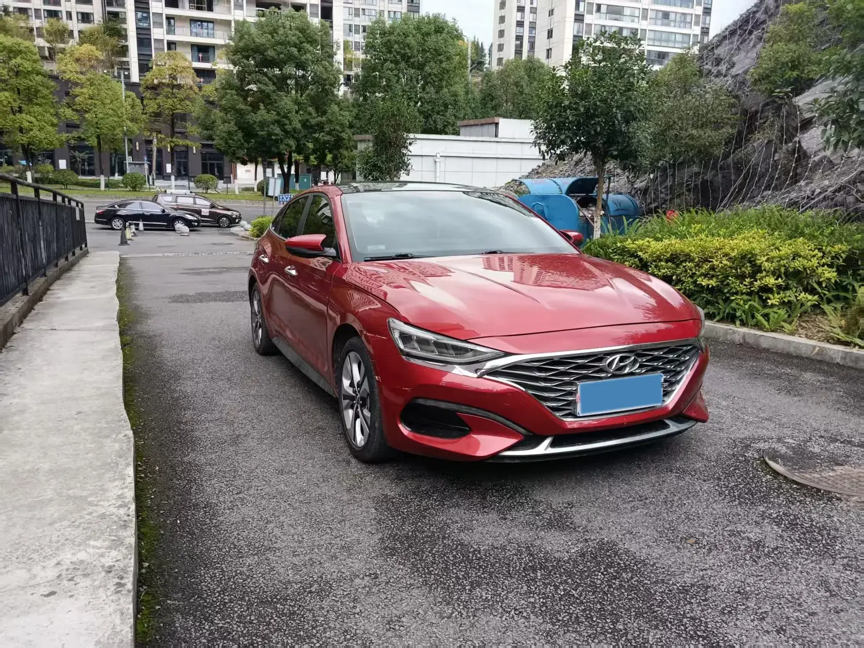 2019 HYUNDAI LA thumbnail 3