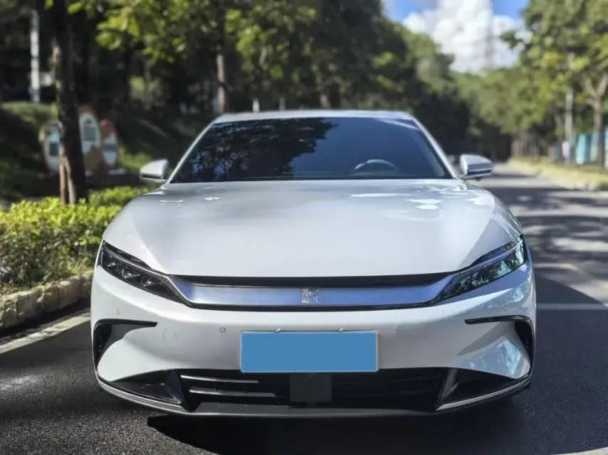 2025 BYD HAN thumbnail 2