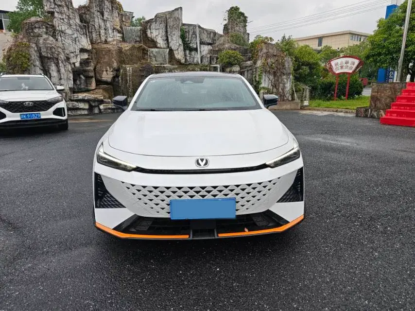 2025 CHANGAN UNI-V thumbnail 2