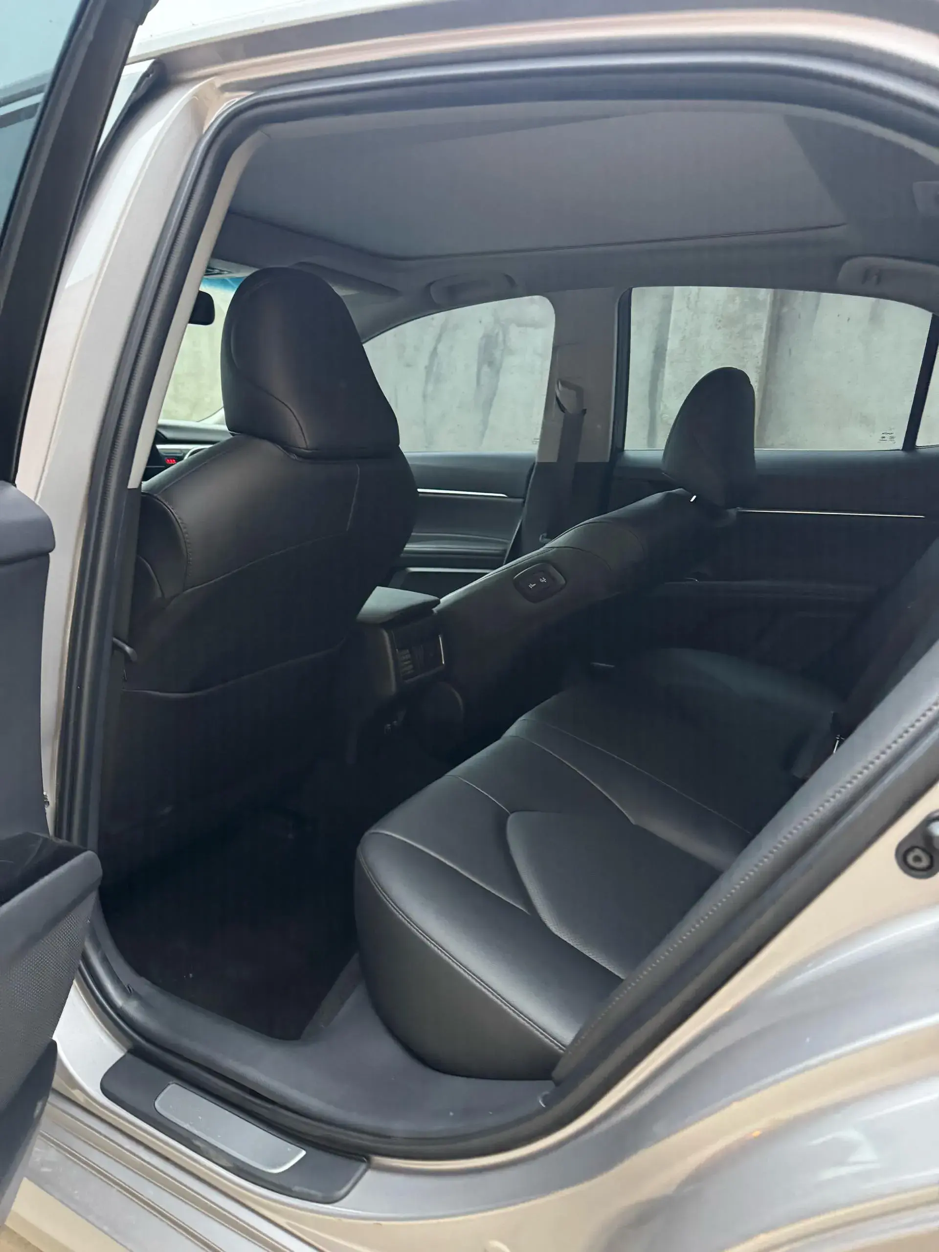 2021 TOYOTA CAMRY thumbnail 4